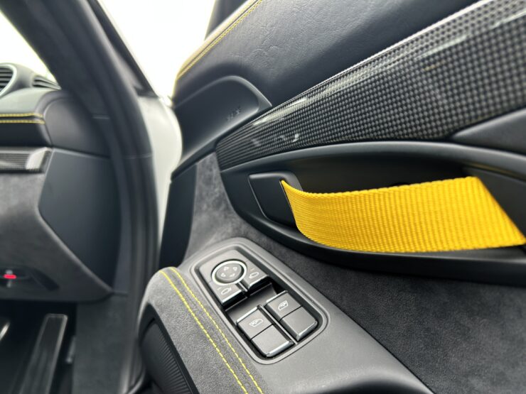 Porsche　718CaymanGT4　Cayman　GT4　ポルシェ　スーパースポーツカー　シートベルトカラーチェンジ　カスタム
