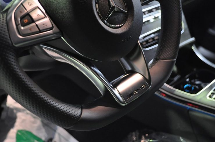 W205 AMG C43 ステアリングスポークカバー