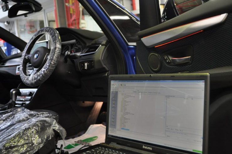 BMW F45 218i アクティブツアラー LED交換　コーディング　カスタム