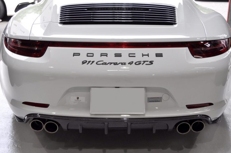 ポルシェ 991 GTS アクラポビッチ マフラー交換 カスタム