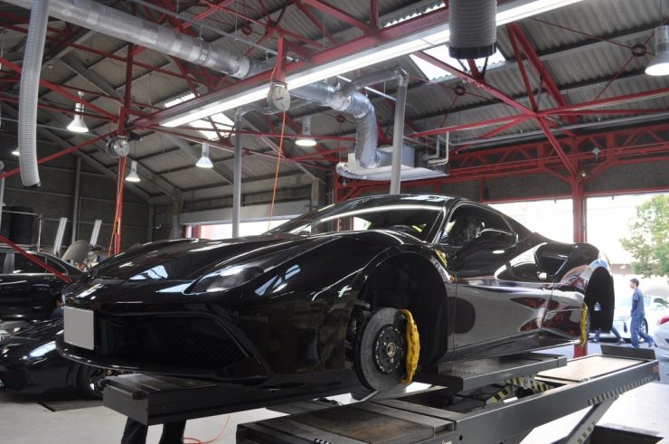 フェラーリ 488GTB ダウンサス ローダウン マフラー交換