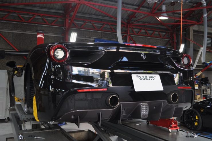 フェラーリ 488GTB ダウンサス ローダウン マフラー交換