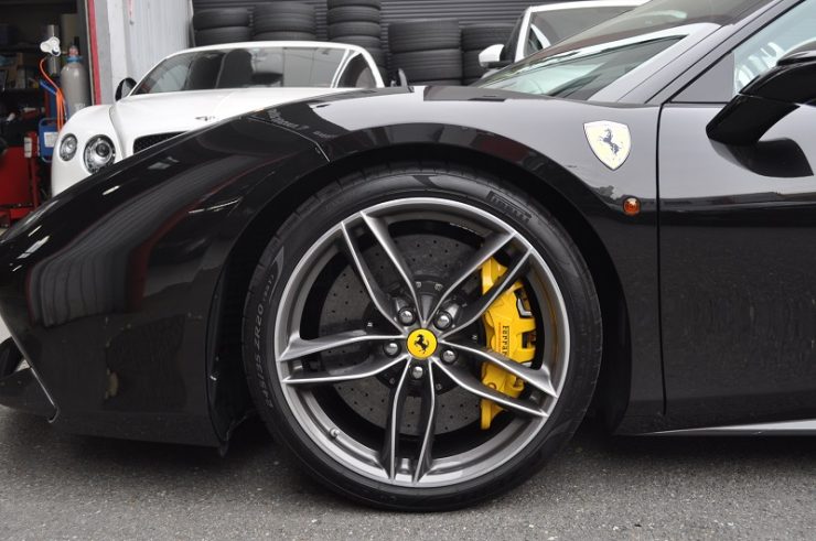フェラーリ 488GTB ダウンサス ローダウン マフラー交換