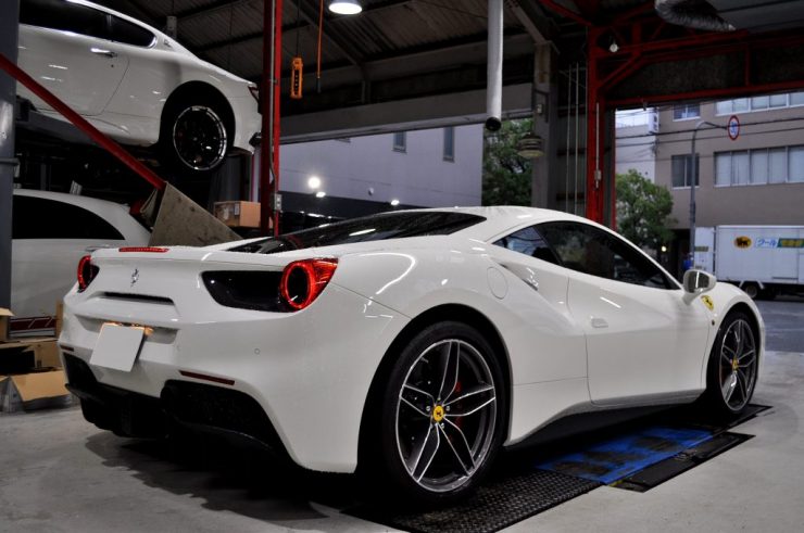 フェラーリ488GTB ブリリアントマフラー交換 カスタム
