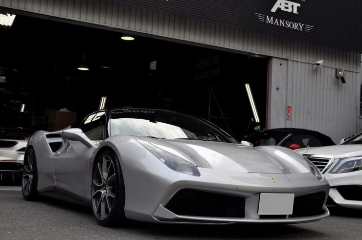 フェラーリ　488　ブリリアント　マフラー交換