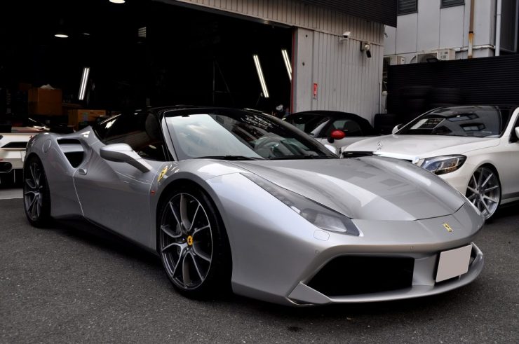 フェラーリ　488　ブリリアント　マフラー交換
