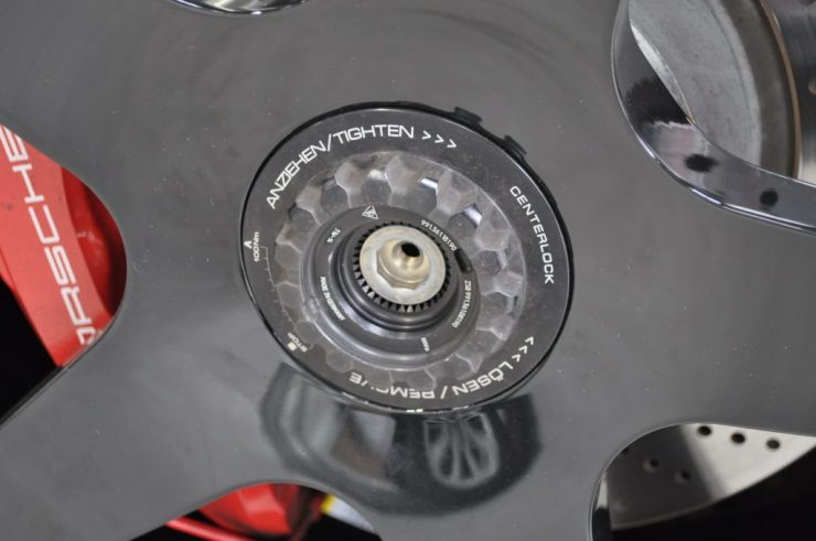 ポルシェ 991 GTS センターロック ホイール交換 カスタム