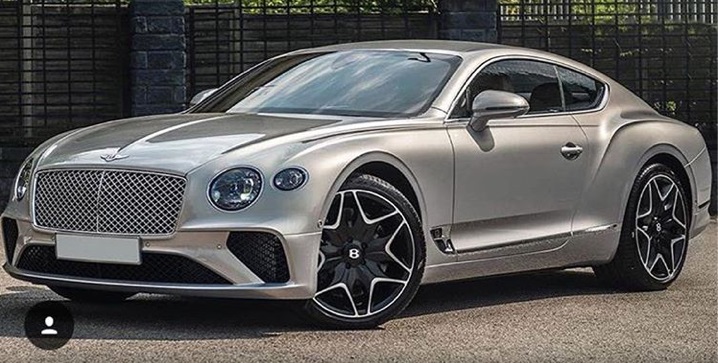 ベントレー　新型コンチネンタルＧＴ　ホイール交換