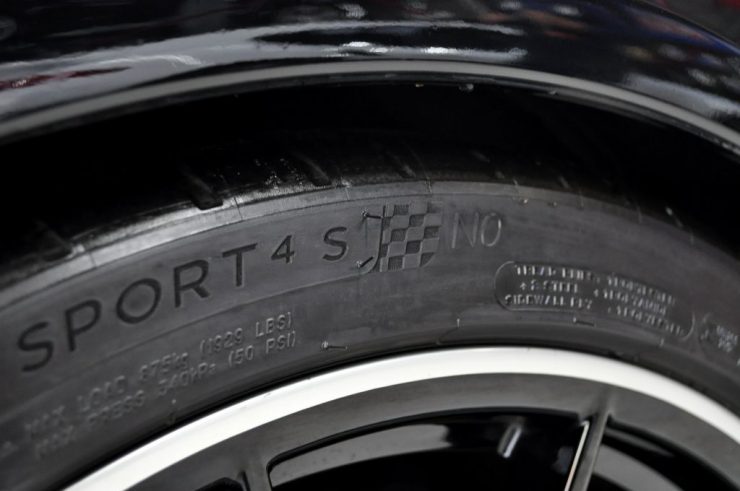ポルシェ991カレラ ミシュラン タイヤ交換