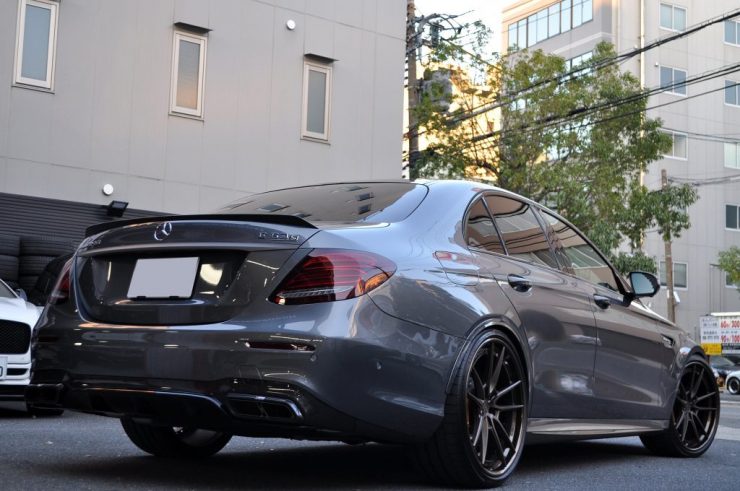 W213 AMG E63 アクラポビッチ　マフラー交換