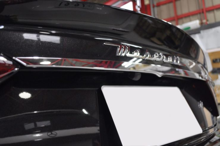 マセラティ　グラントゥーリズモ　ナビ交換　車高調
