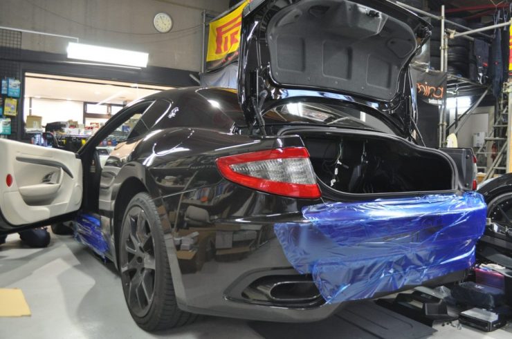 マセラティ　グラントゥーリズモ　ナビ交換　車高調