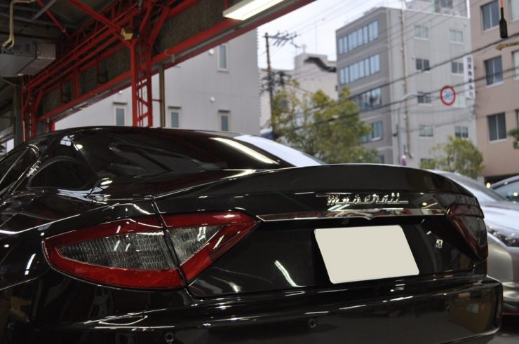 マセラティ　グラントゥーリズモ　ナビ交換　車高調