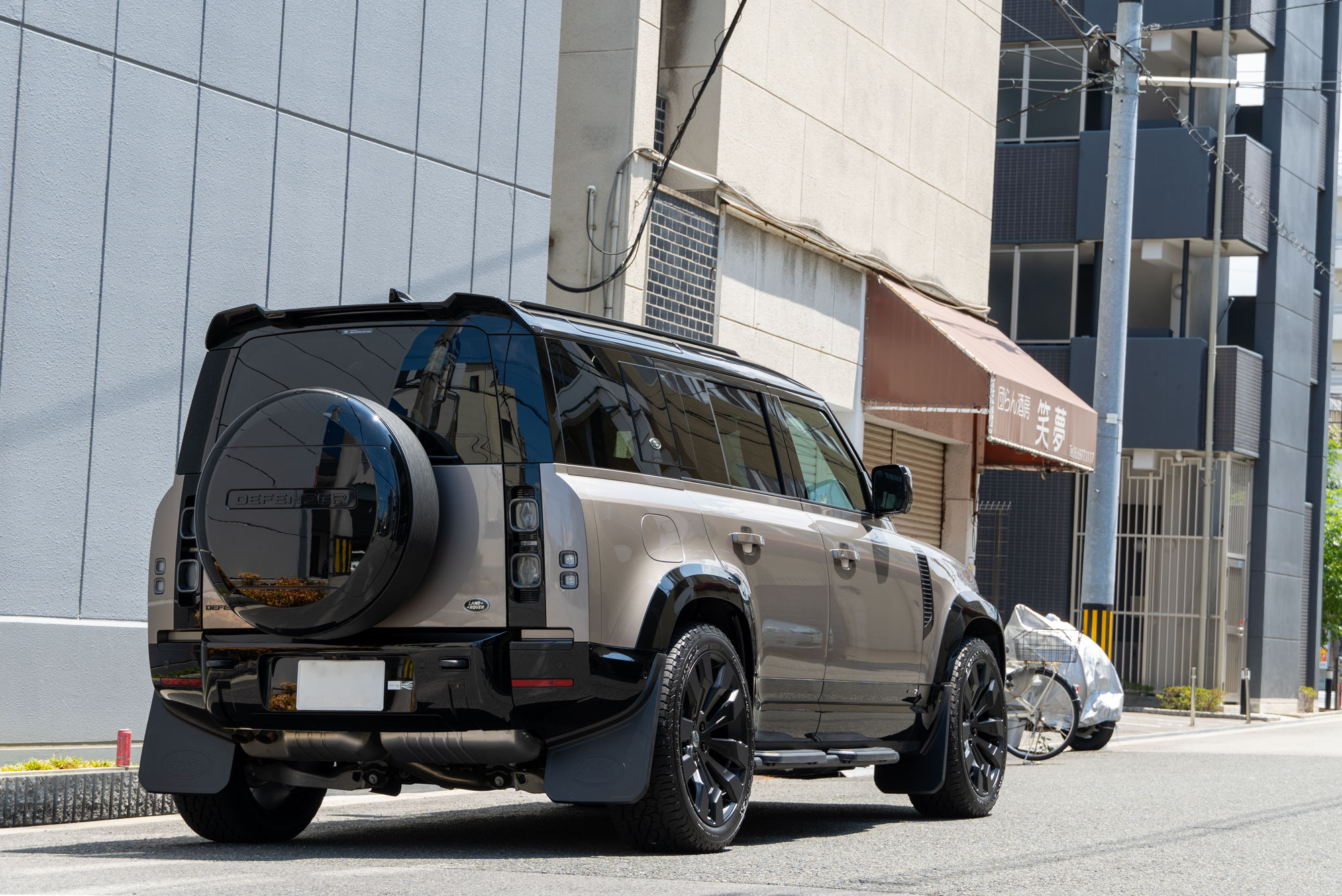 ディフェンダー110 URBAN AUTOMOTIVE WX-1 22インチホイール リヤスポイラー カスタム ボンド大阪