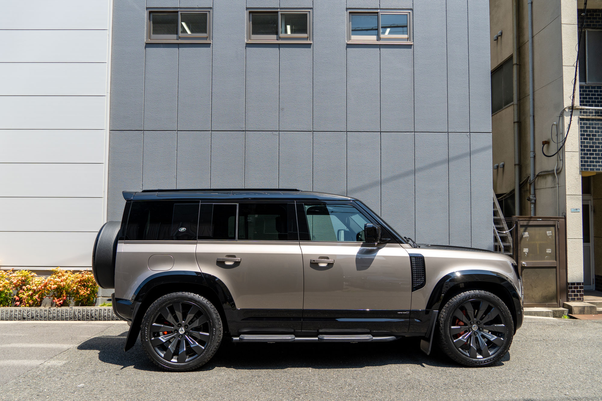 ディフェンダー110 URBAN AUTOMOTIVE WX-1ホイール リヤスポイラー フェンダーアーチセット カスタム ボンド大阪