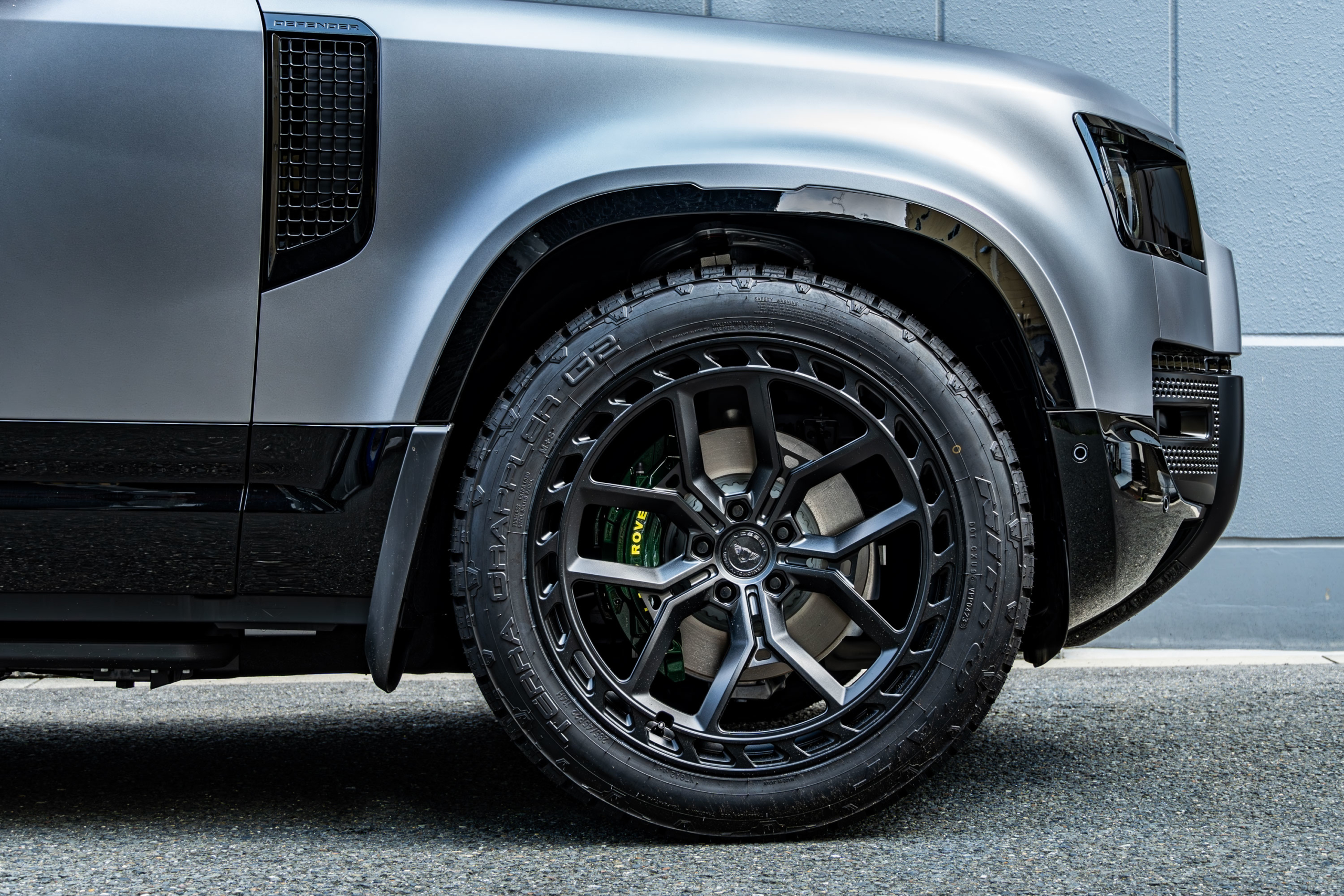 ディフェンダー130 VOSSEN UV-X 22インチホイール NITTO TERRA GRAPPLER G2