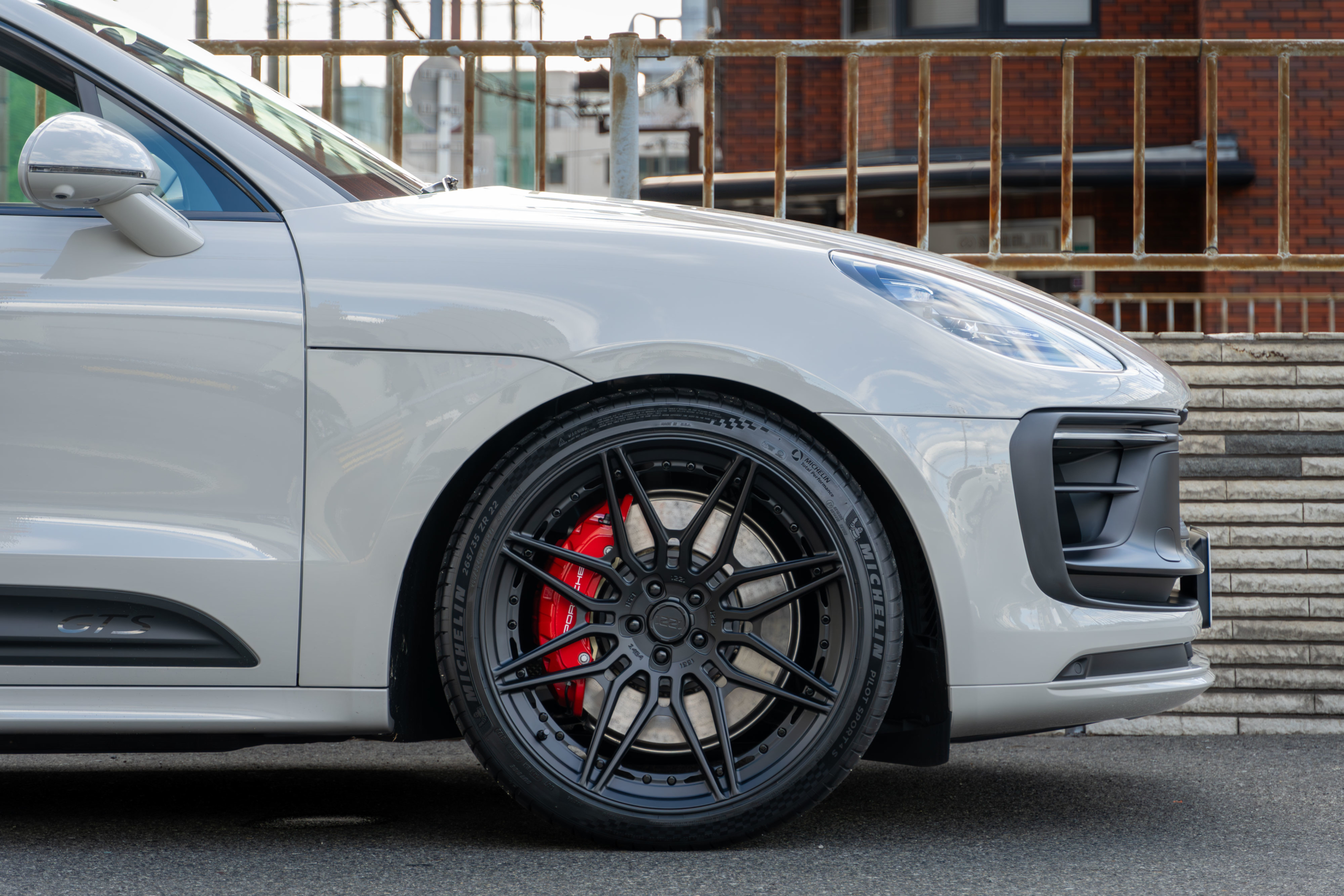 ポルシェ マカン GTS 1221wheels ホイール装着 ボンド大阪