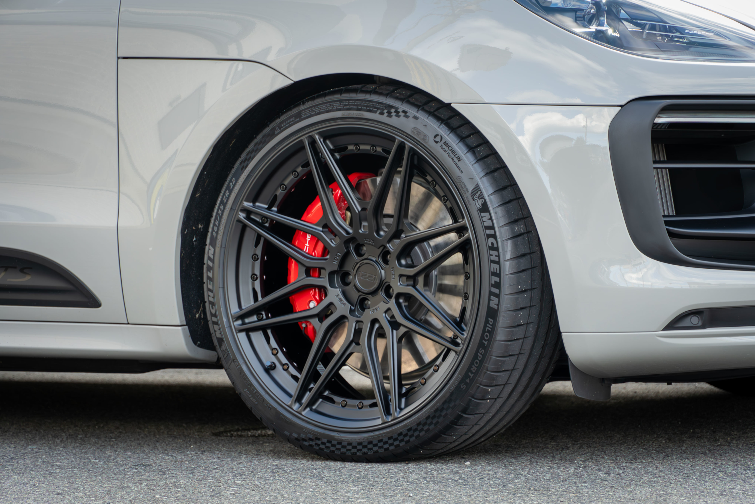 ポルシェ マカン GTS 1221wheels ホイール装着 ボンド大阪