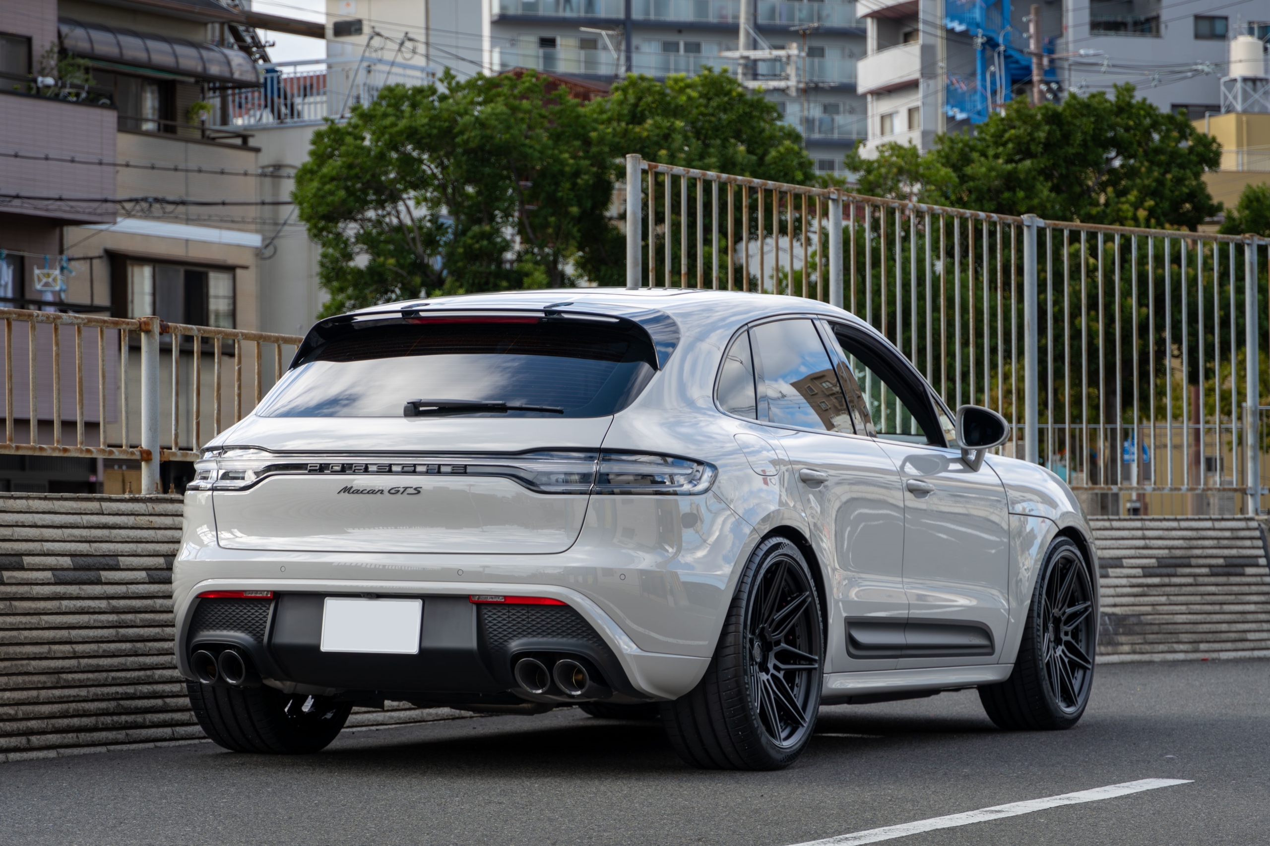 ポルシェ マカン GTS 1221wheels ホイール装着 ボンド大阪