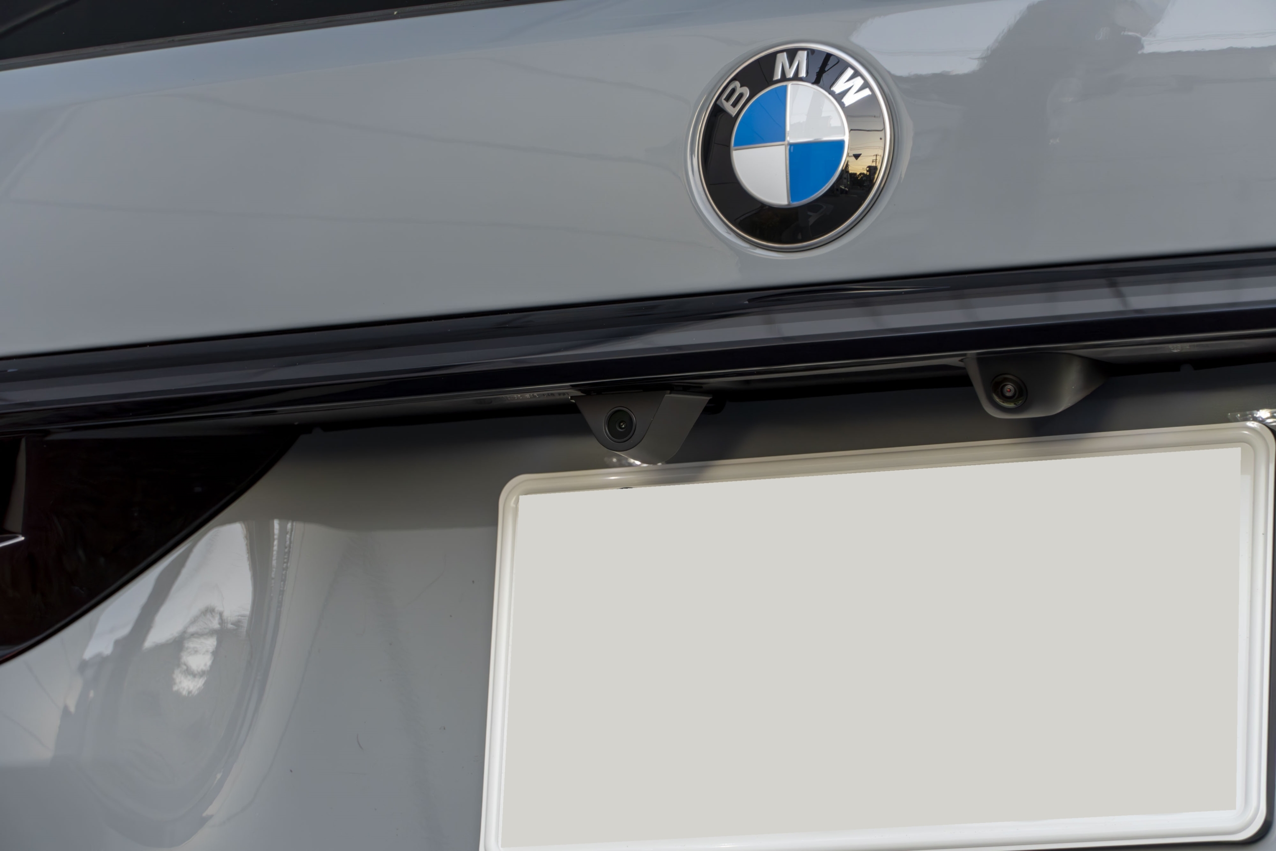 BMW G07 X7 M60i×ロワリングモジュール・電動サイドステップ・ブレーキパッド・デジタルインナーミラー