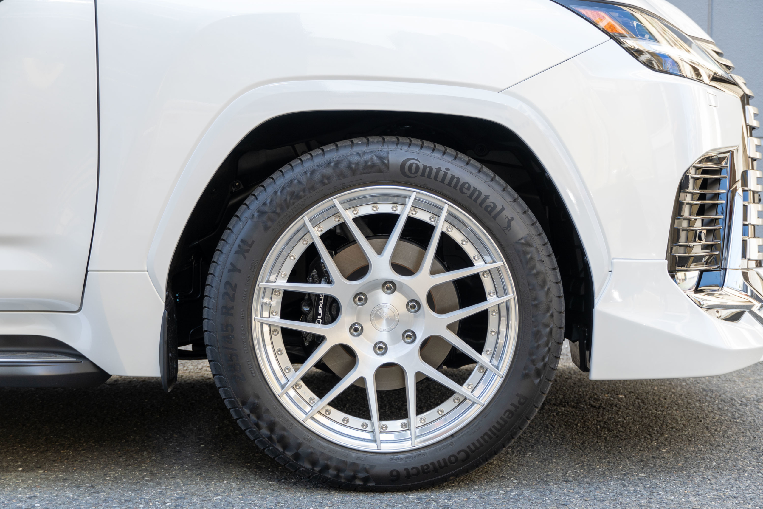 LEXUS LX600 BC Forged HC040S 22インチホイール カスタム