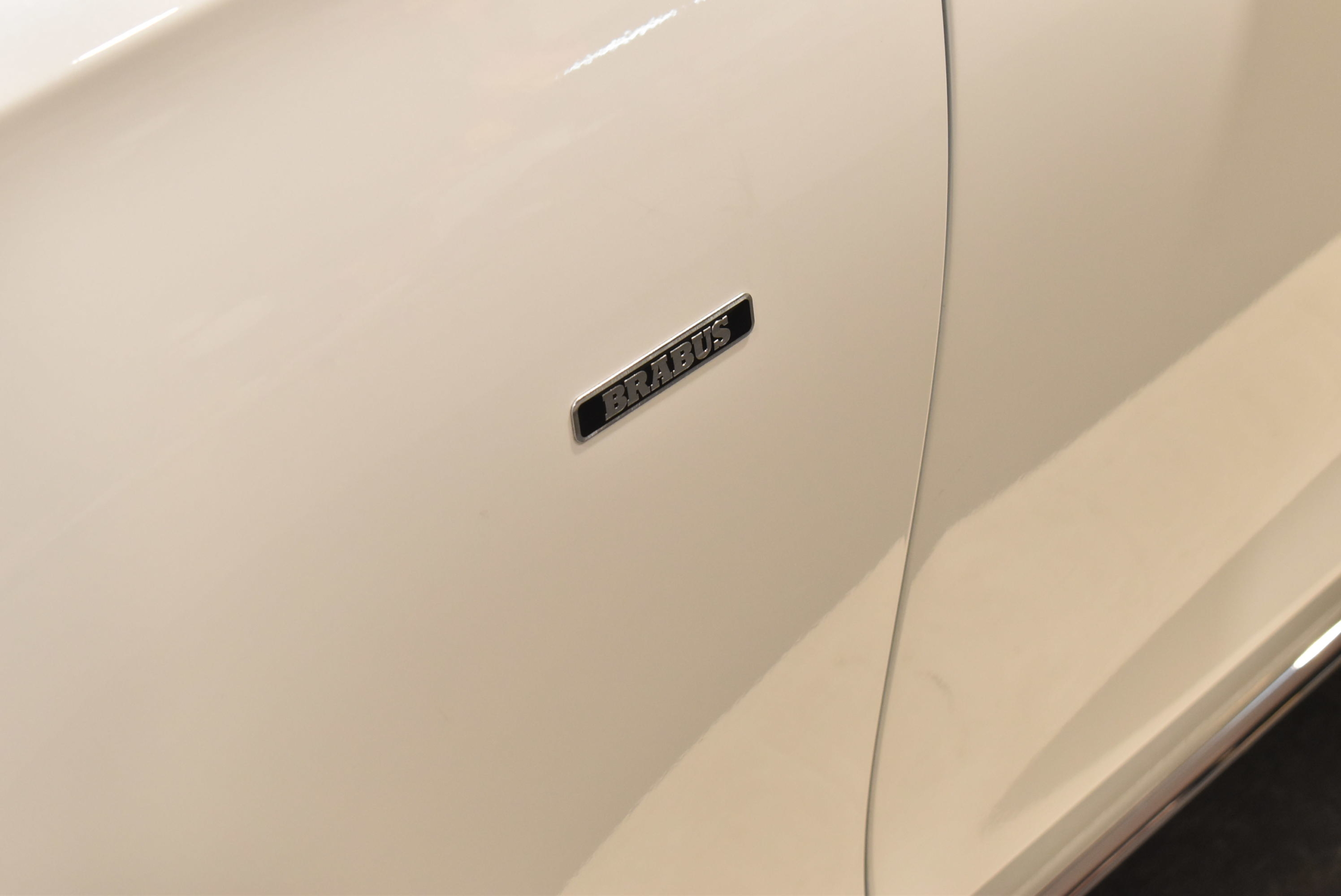 メルセデスマイバッハ S680(V12)BRABUS カーボンフロントSP&アドオンパーツ・リアスポイラー・リアディフューザー・モノM21インチ・エンブレム ローダウン