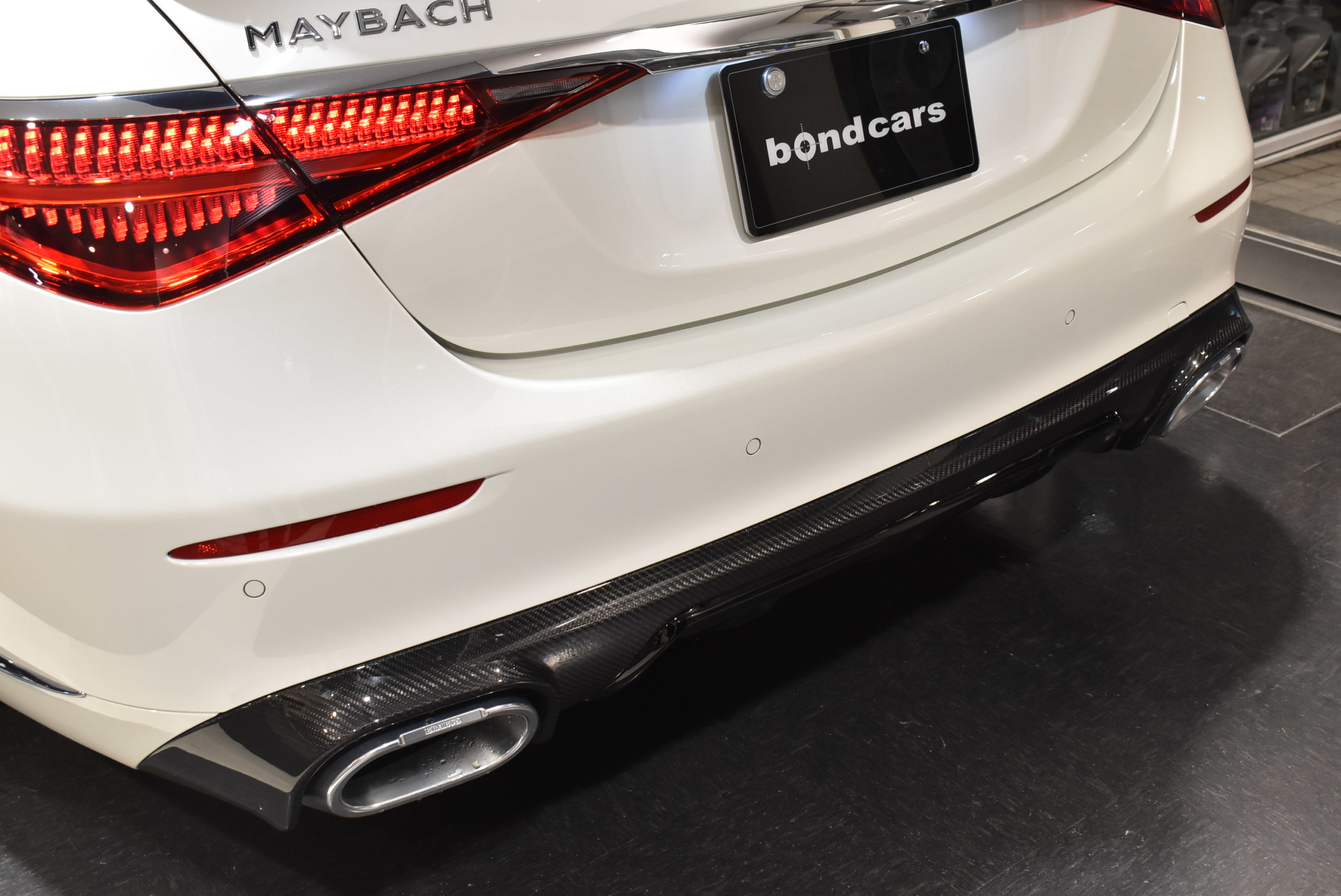 メルセデスマイバッハ S680(V12)BRABUS カーボンフロントSP&アドオンパーツ・リアスポイラー・リアディフューザー・モノM21インチ・エンブレム ローダウン