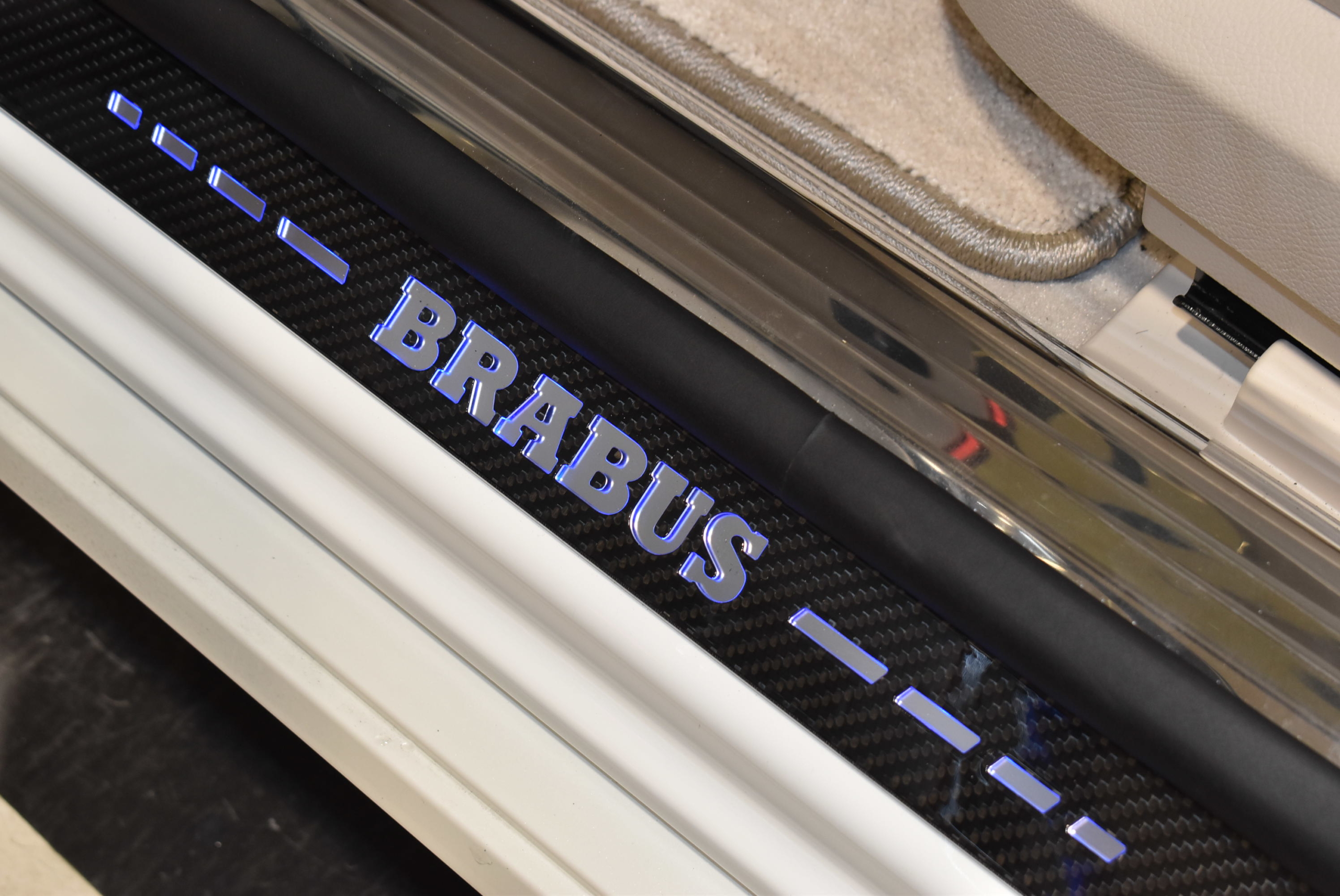 メルセデスマイバッハ S680(V12)BRABUS カーボンフロントSP&アドオンパーツ・リアスポイラー・リアディフューザー・モノM21インチ・エンブレム ローダウン