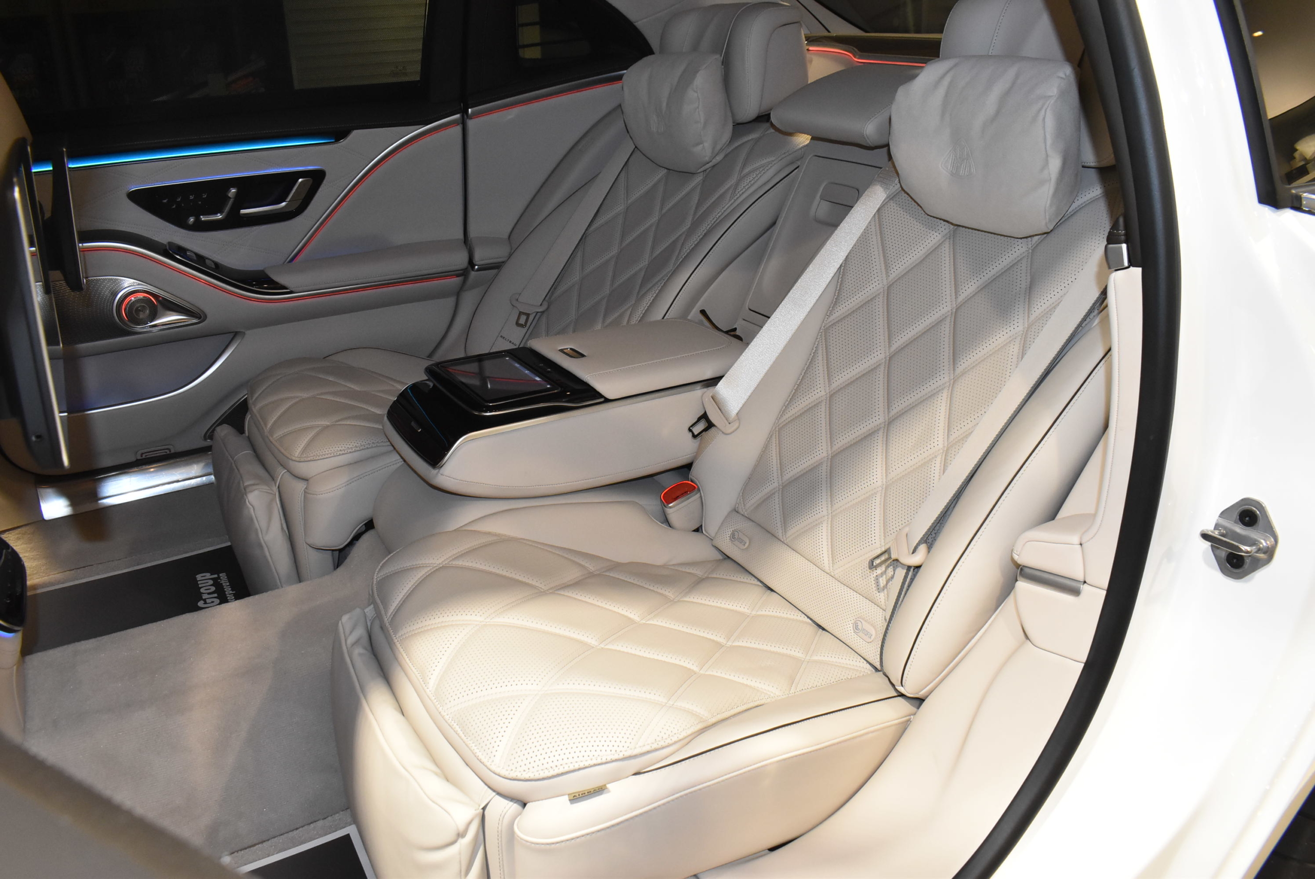 メルセデスマイバッハ S680(V12)BRABUS カーボンフロントSP&アドオンパーツ・リアスポイラー・リアディフューザー・モノM21インチ・エンブレム ローダウン
