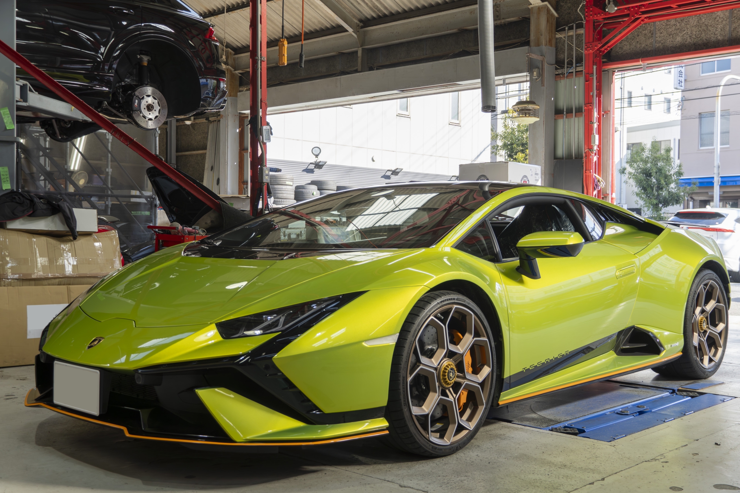 Lamborghini Huracan Tecnica/STO×ASR バルブコントローラ ボンド大阪