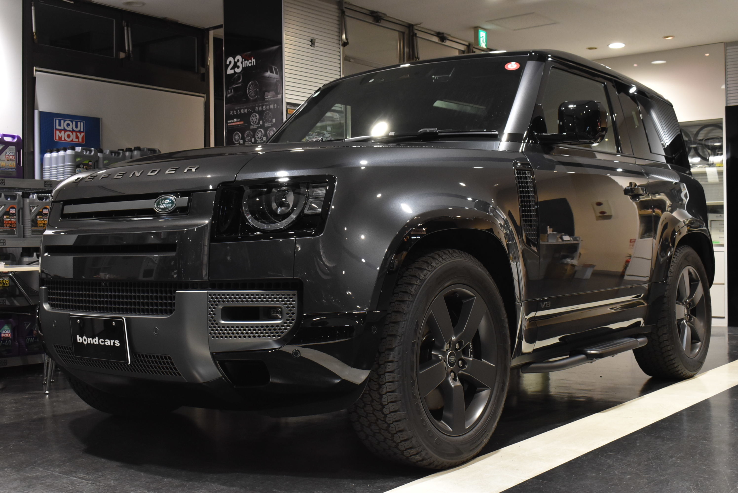 ランドローバー ディフェンダー90 V8 カルパチアングレー サイドステップ パノラマサンルーフ シートヒーター&ベンチレーション レーダー&ドラレコ
