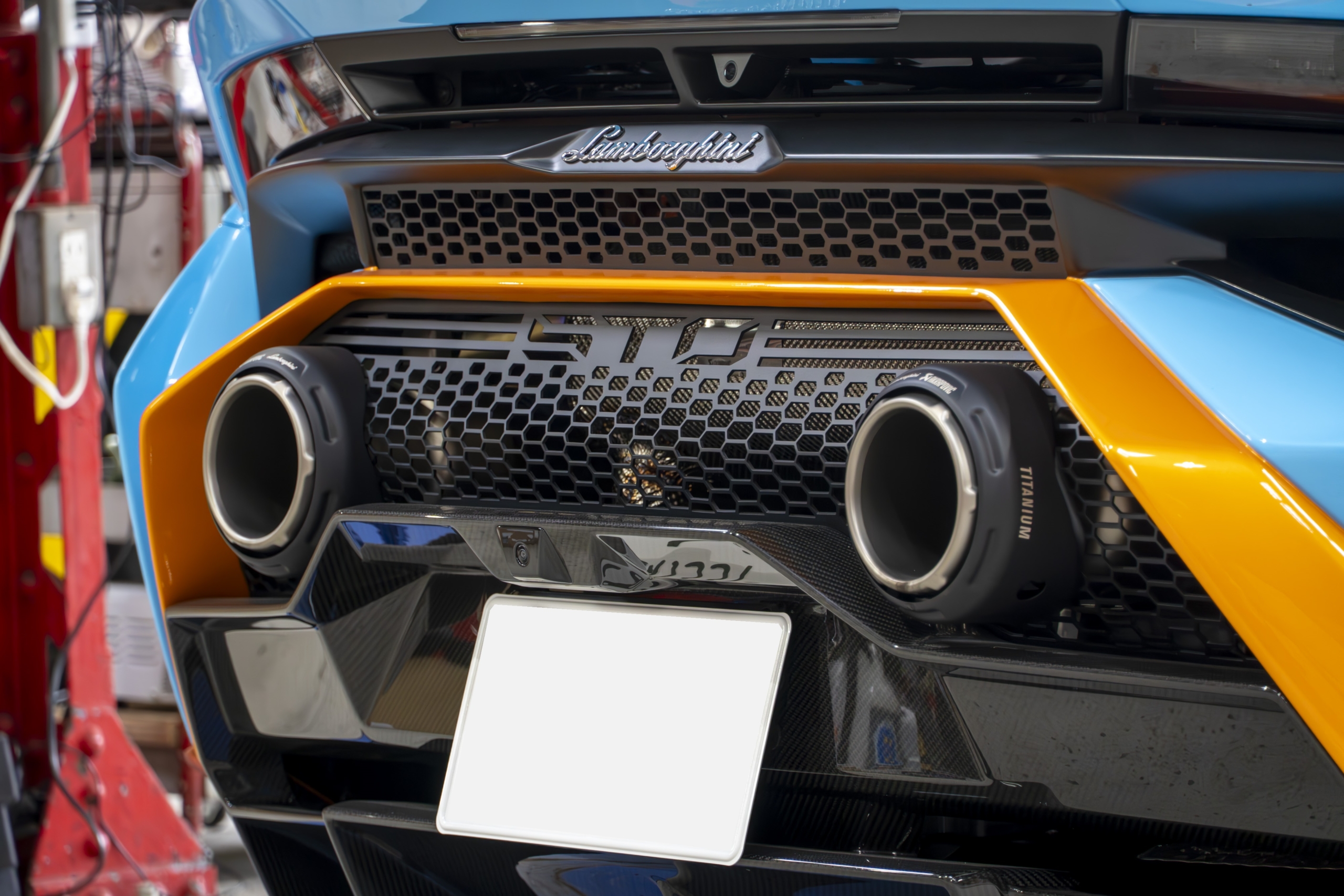 Lamborghini Huracan Tecnica/STO×ASR バルブコントローラ ボンド大阪