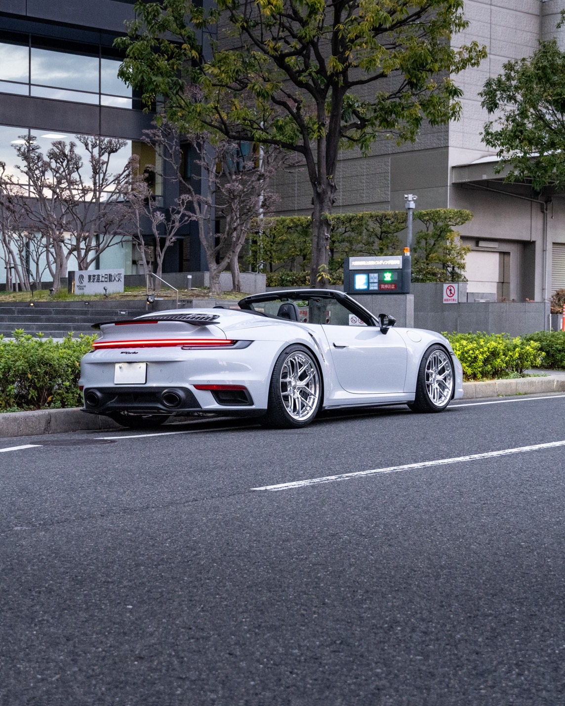 ポルシェ 992ターボ HRE カーボン カスタム