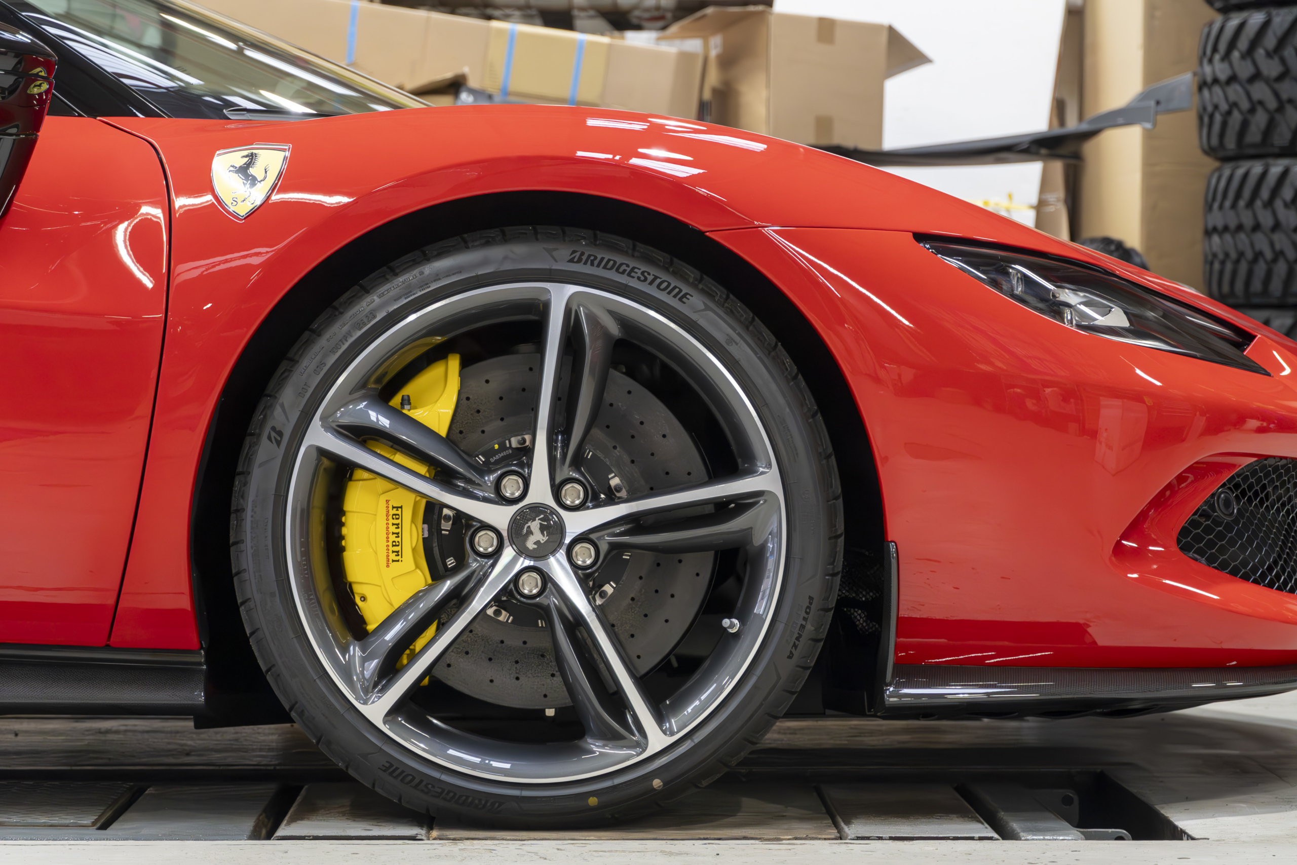 Ferrari 296 GTS×NOVITEC 車高ダウン ボンド大阪