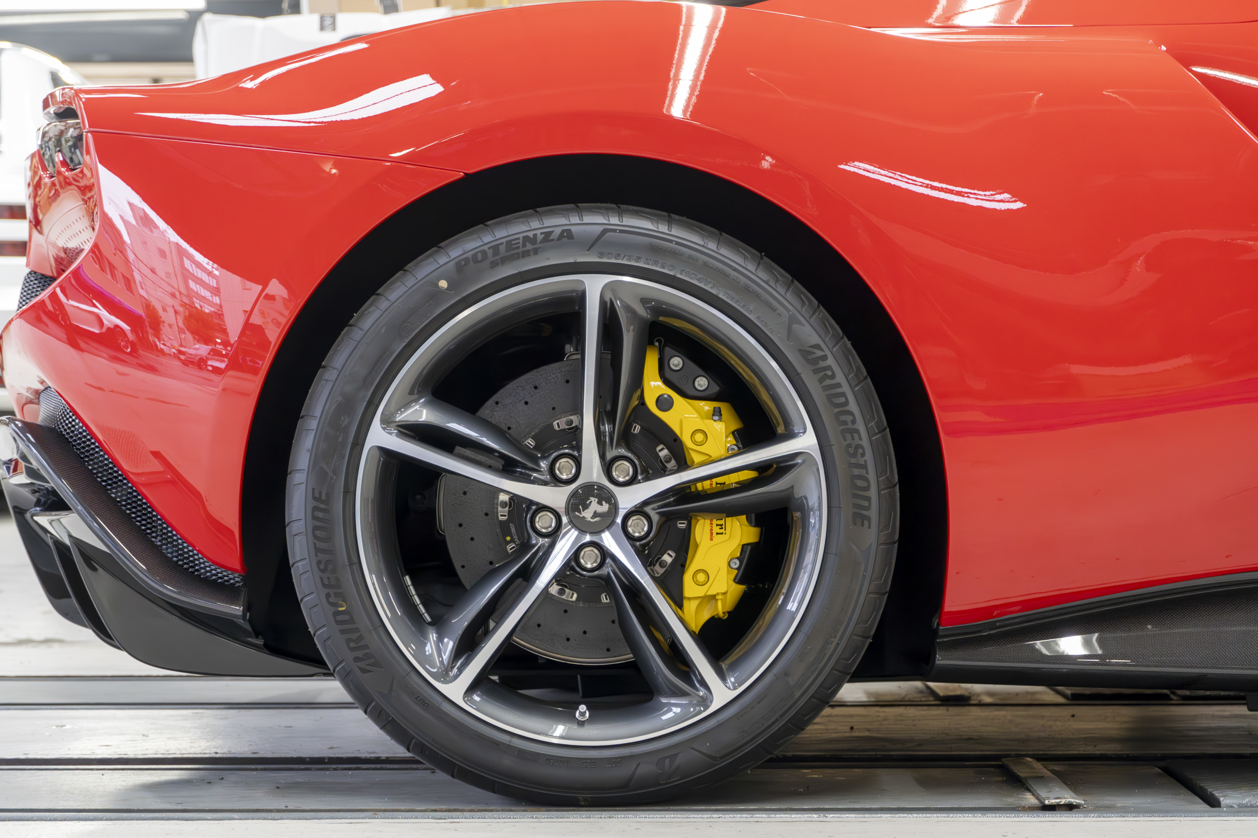 Ferrari 296 GTS×NOVITEC 車高ダウン ボンド大阪
