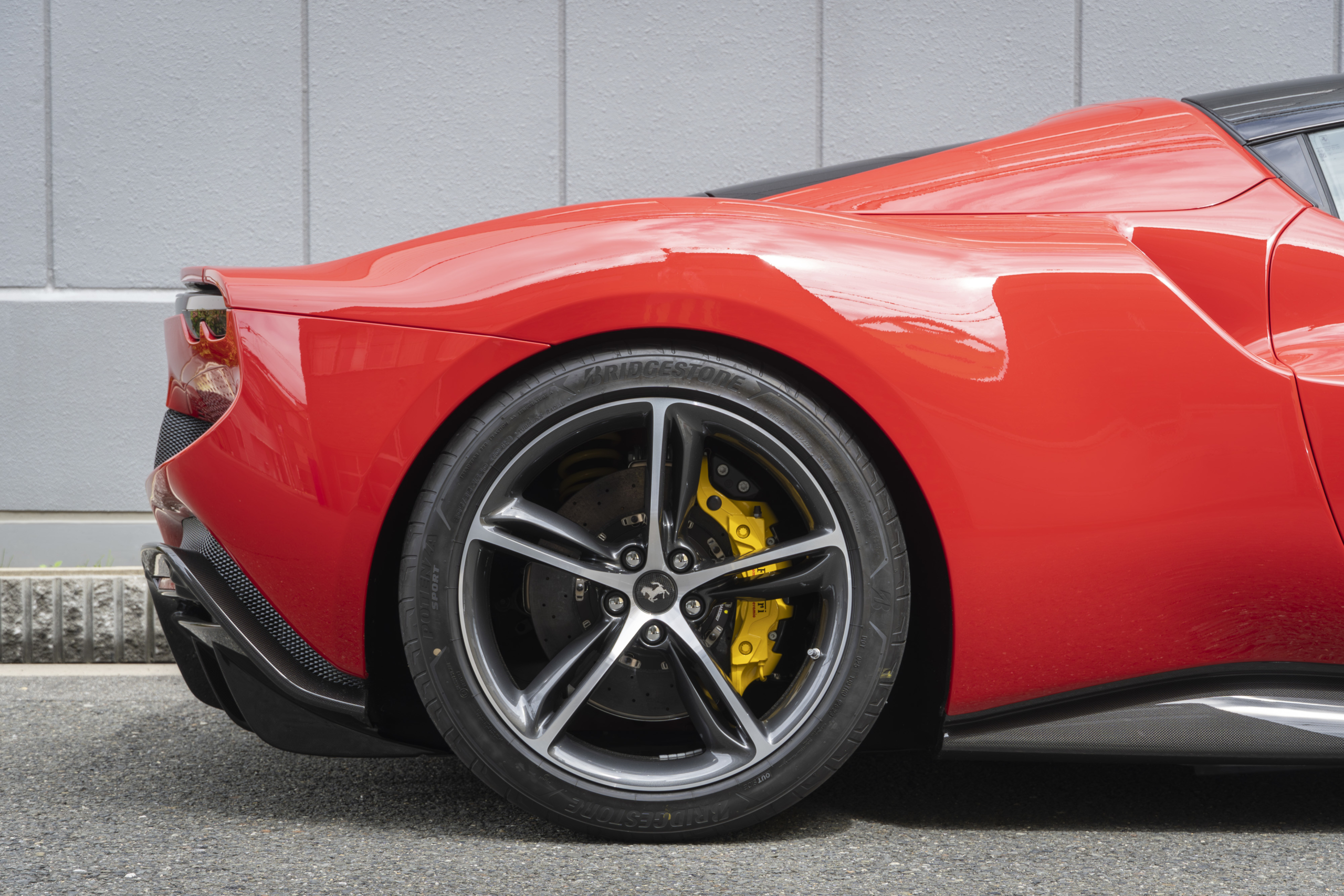 Ferrari 296 GTS×NOVITEC 車高ダウン ボンド大阪