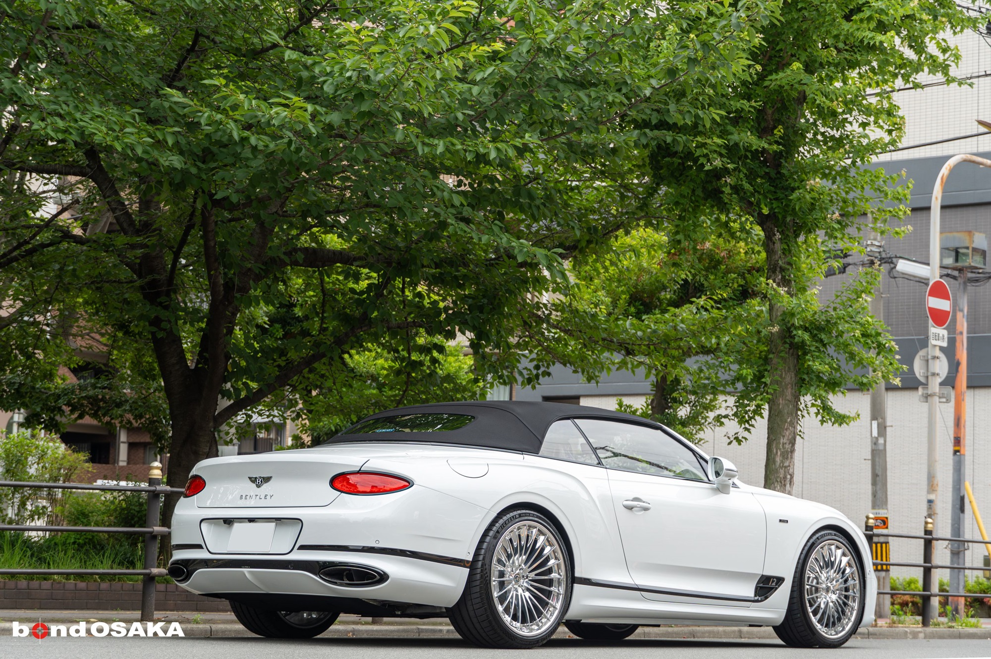 ベントレー　コンチネンタルGTC　HRE　デジタルインナーミラー　カスタム