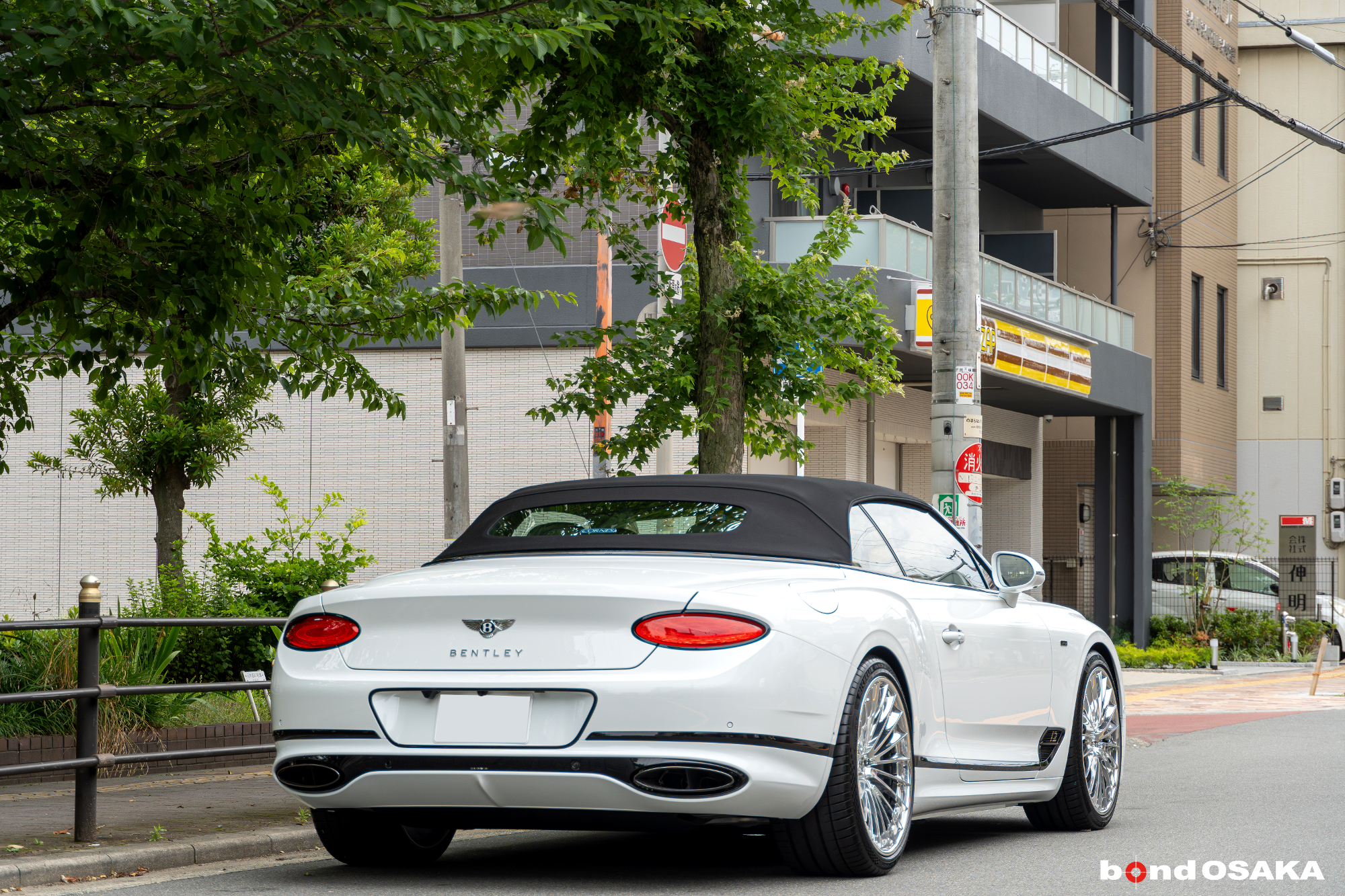 ベントレー　コンチネンタルGTC　HRE　デジタルインナーミラー　カスタム