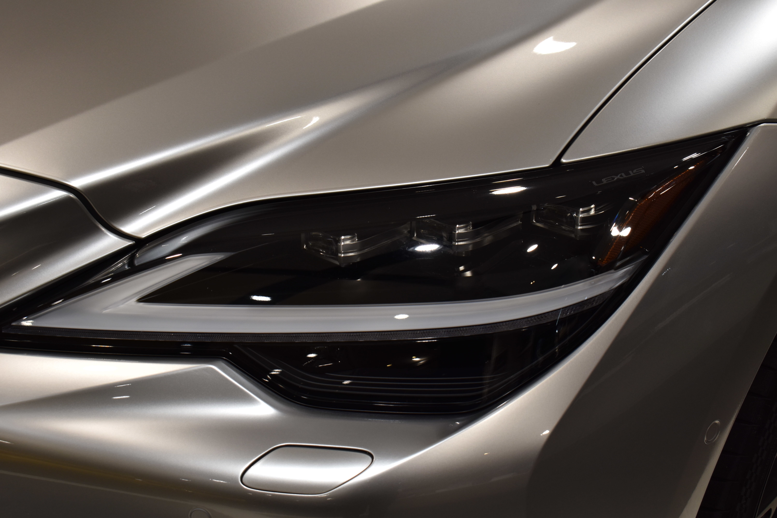LEXUS　LS500ｈ　バージョンＬ　マークレビンソンオーディオ　３眼LEDヘッドライト　シートヒーター＆ベンチレーション　サンルーフ　HYPERFORGED　HF-LMC 22インチ　エアサスコントローラー