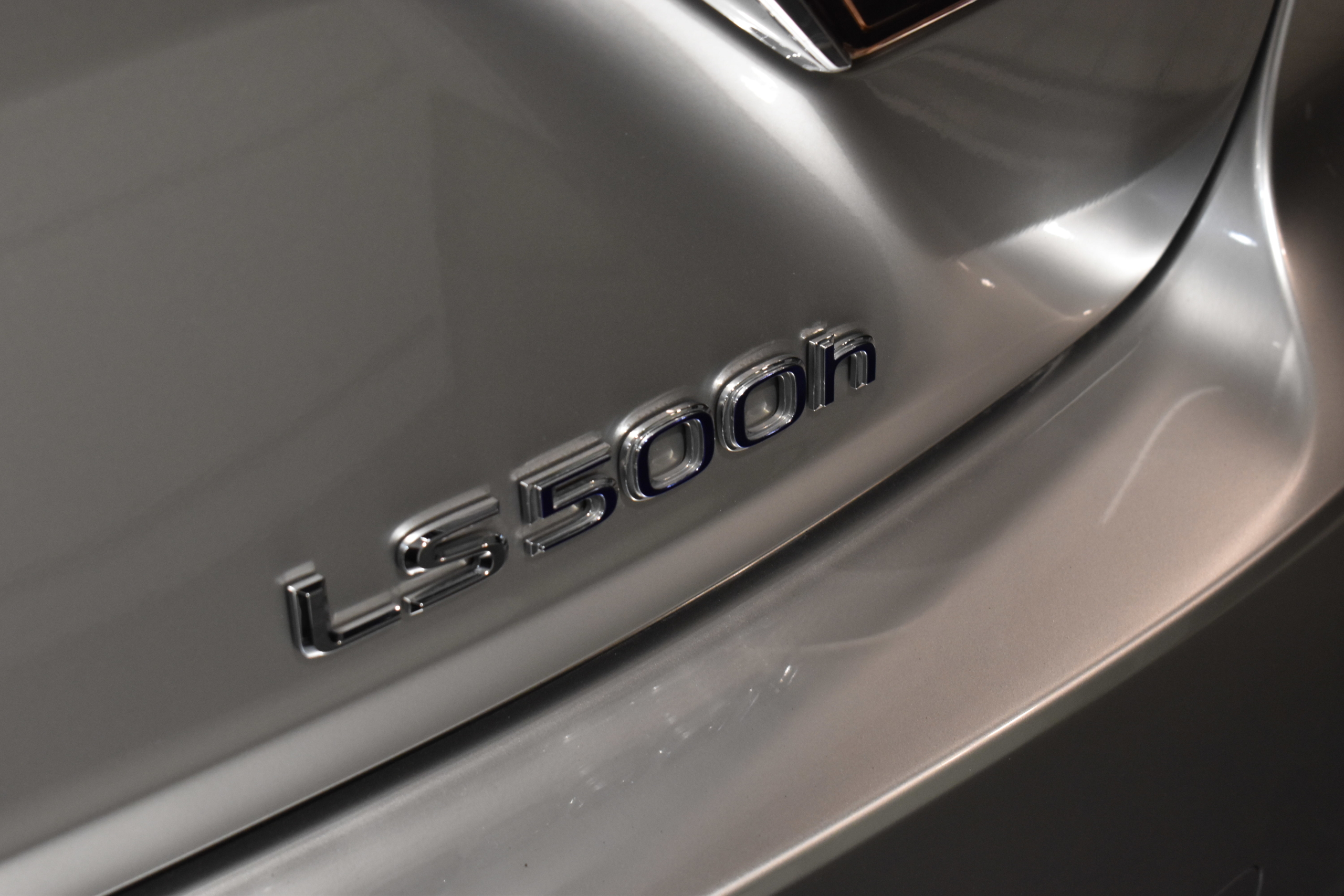 LEXUS　LS500ｈ　バージョンＬ　マークレビンソンオーディオ　３眼LEDヘッドライト　シートヒーター＆ベンチレーション　サンルーフ　HYPERFORGED　HF-LMC 22インチ　エアサスコントローラー