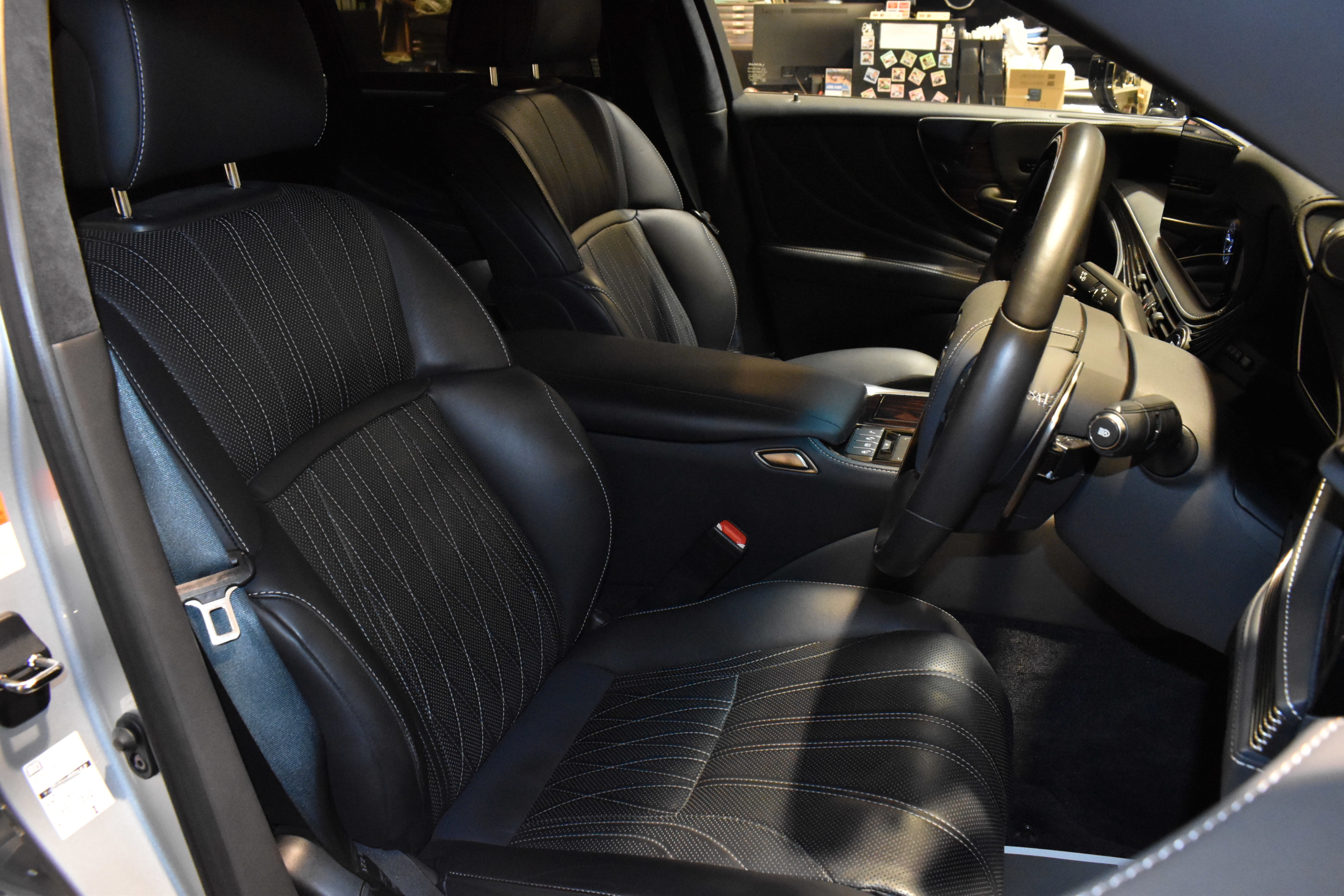 LEXUS　LS500ｈ　バージョンＬ　マークレビンソンオーディオ　３眼LEDヘッドライト　シートヒーター＆ベンチレーション　サンルーフ　HYPERFORGED　HF-LMC 22インチ　エアサスコントローラー