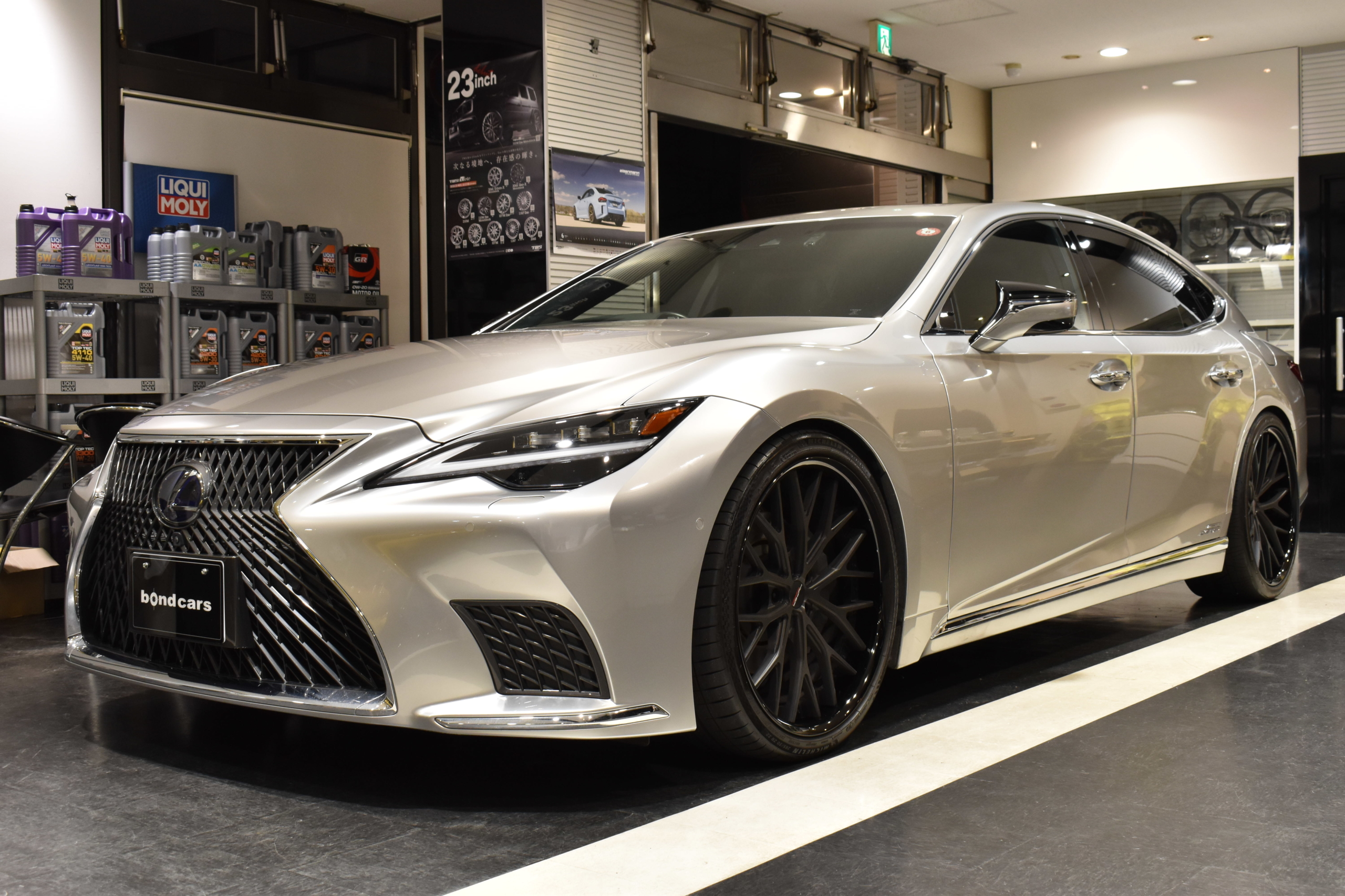 LEXUS　LS500ｈ　バージョンＬ　マークレビンソンオーディオ　３眼LEDヘッドライト　シートヒーター＆ベンチレーション　サンルーフ　HYPERFORGED　HF-LMC 22インチ　エアサスコントローラー