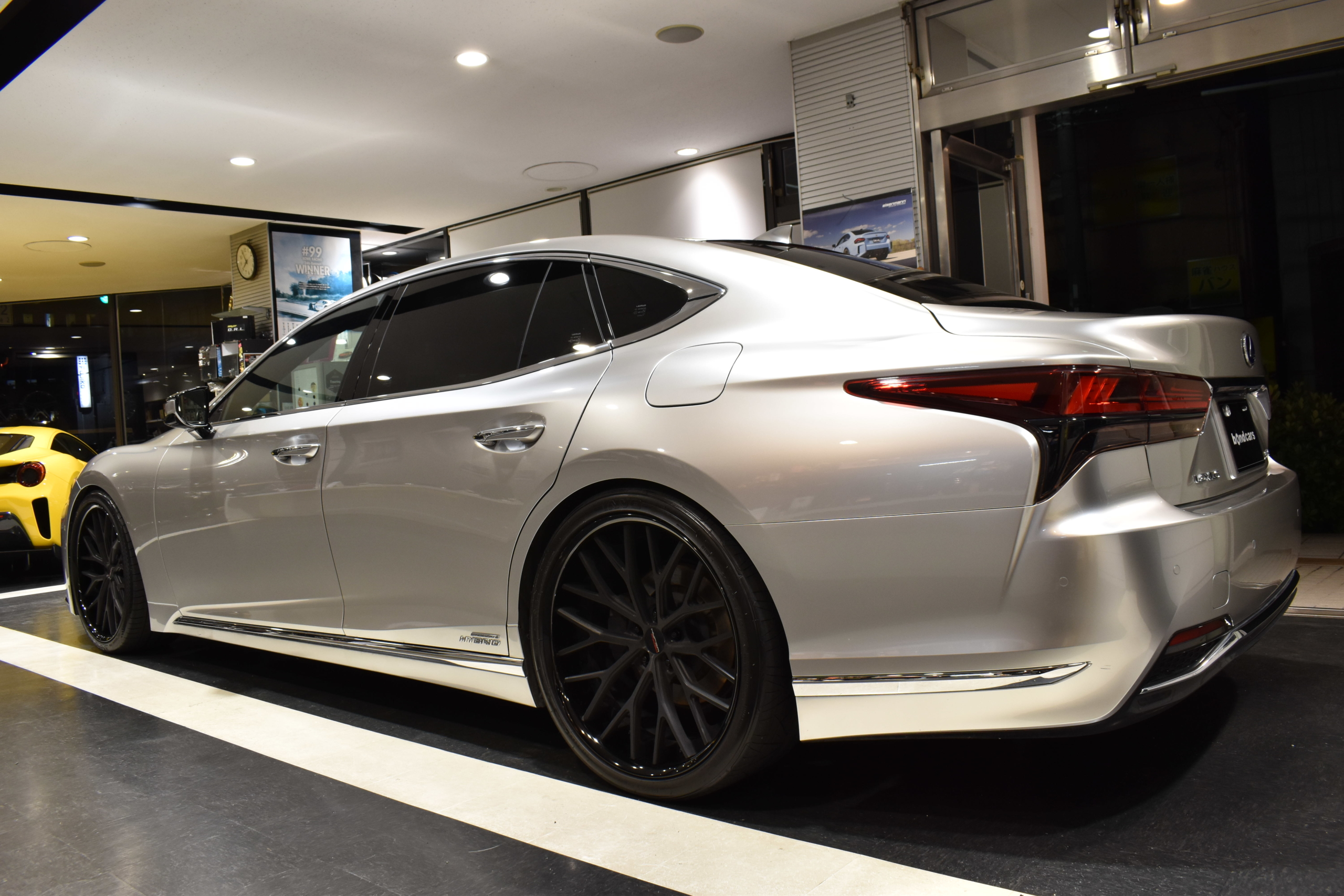 LEXUS　LS500ｈ　バージョンＬ　マークレビンソンオーディオ　３眼LEDヘッドライト　シートヒーター＆ベンチレーション　サンルーフ　HYPERFORGED　HF-LMC 22インチ　エアサスコントローラー