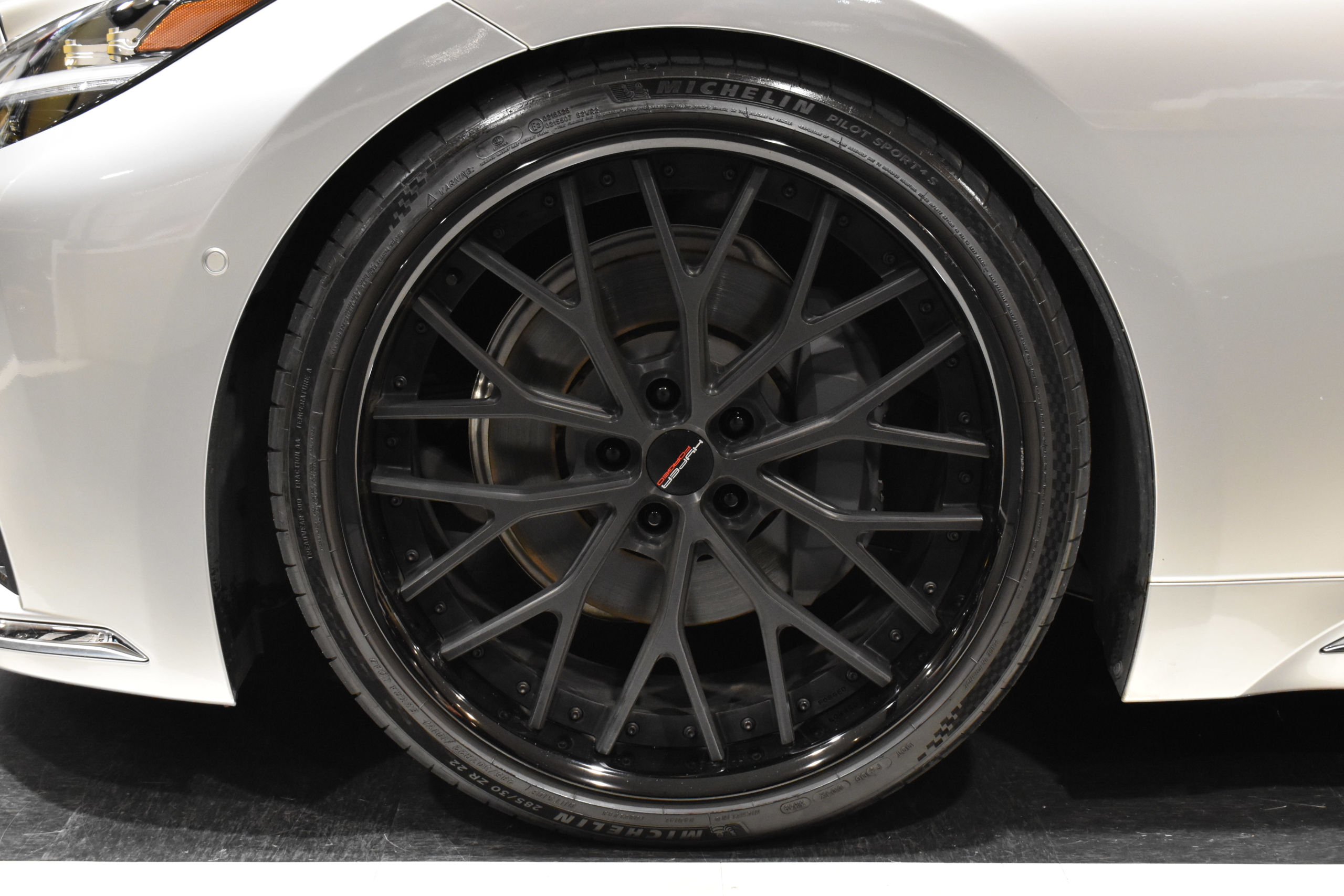 LEXUS　LS500ｈ　バージョンＬ　マークレビンソンオーディオ　３眼LEDヘッドライト　シートヒーター＆ベンチレーション　サンルーフ　HYPERFORGED　HF-LMC 22インチ　エアサスコントローラー