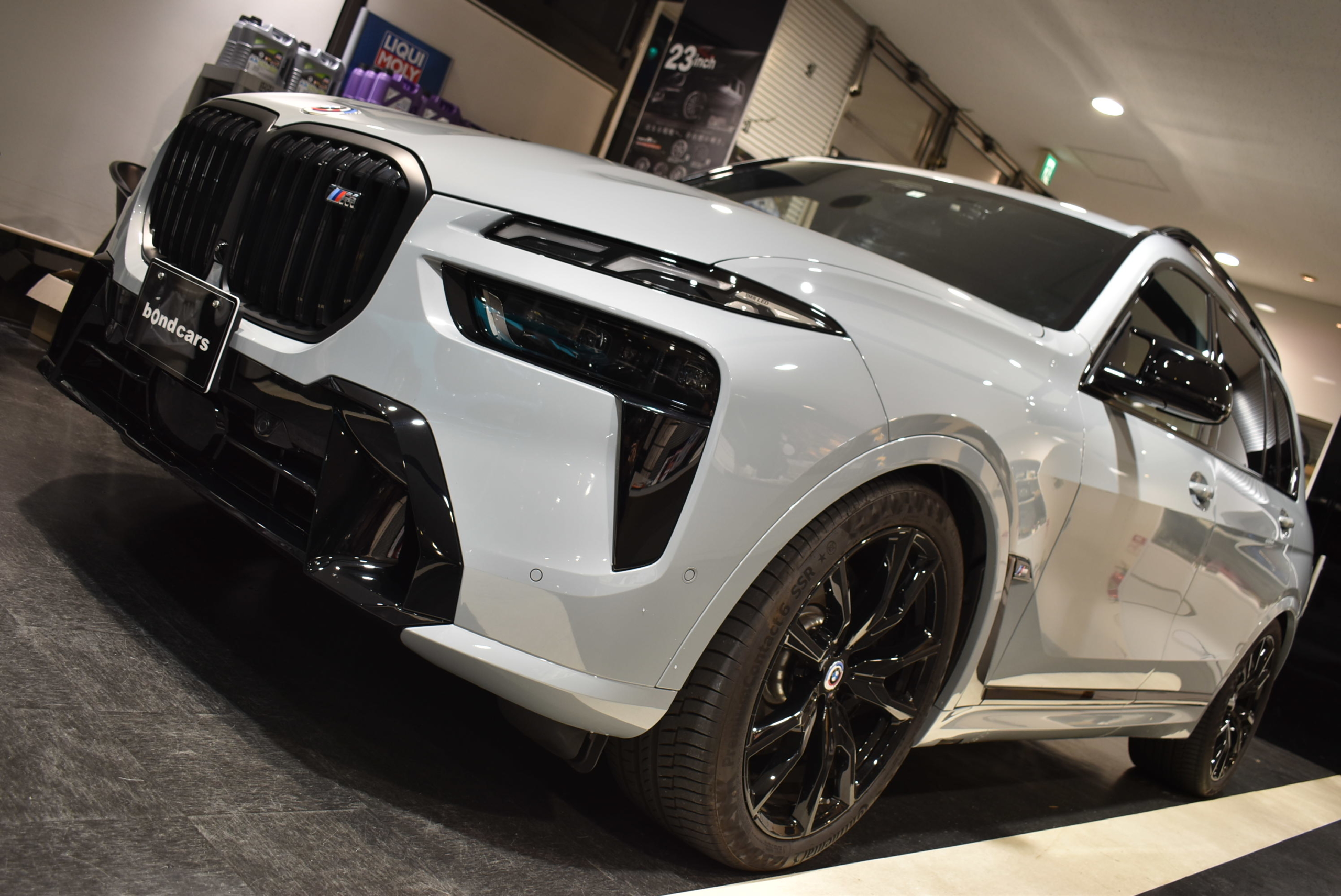 BMW X7 M60i xDrive ブルックリングレー 22インチOPアルミ カーボンインテリア パノラマルーフ B&Wオーディオ