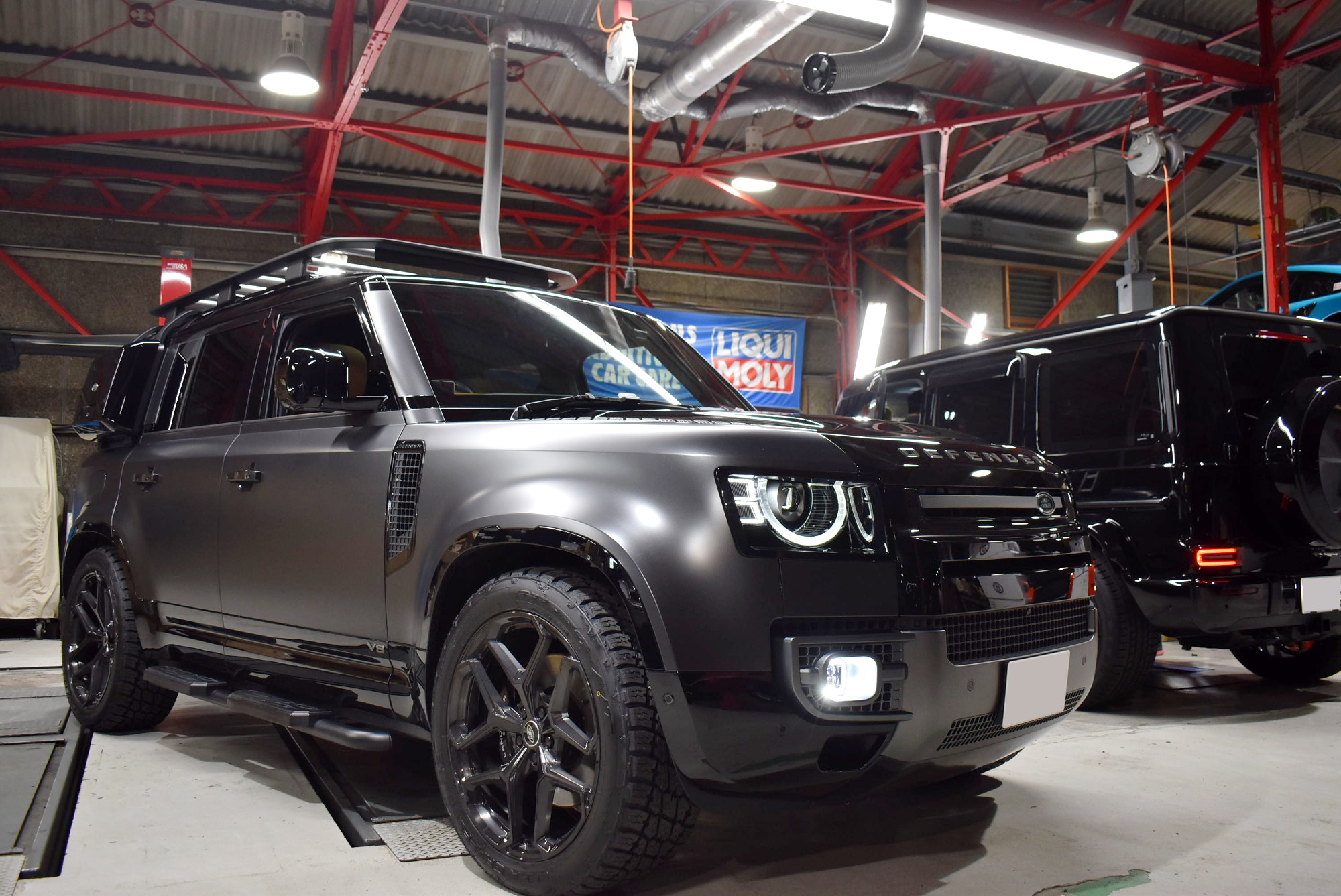 ディフェンダーV8 BCforged URBAN AUTOMOTIVE カスタム