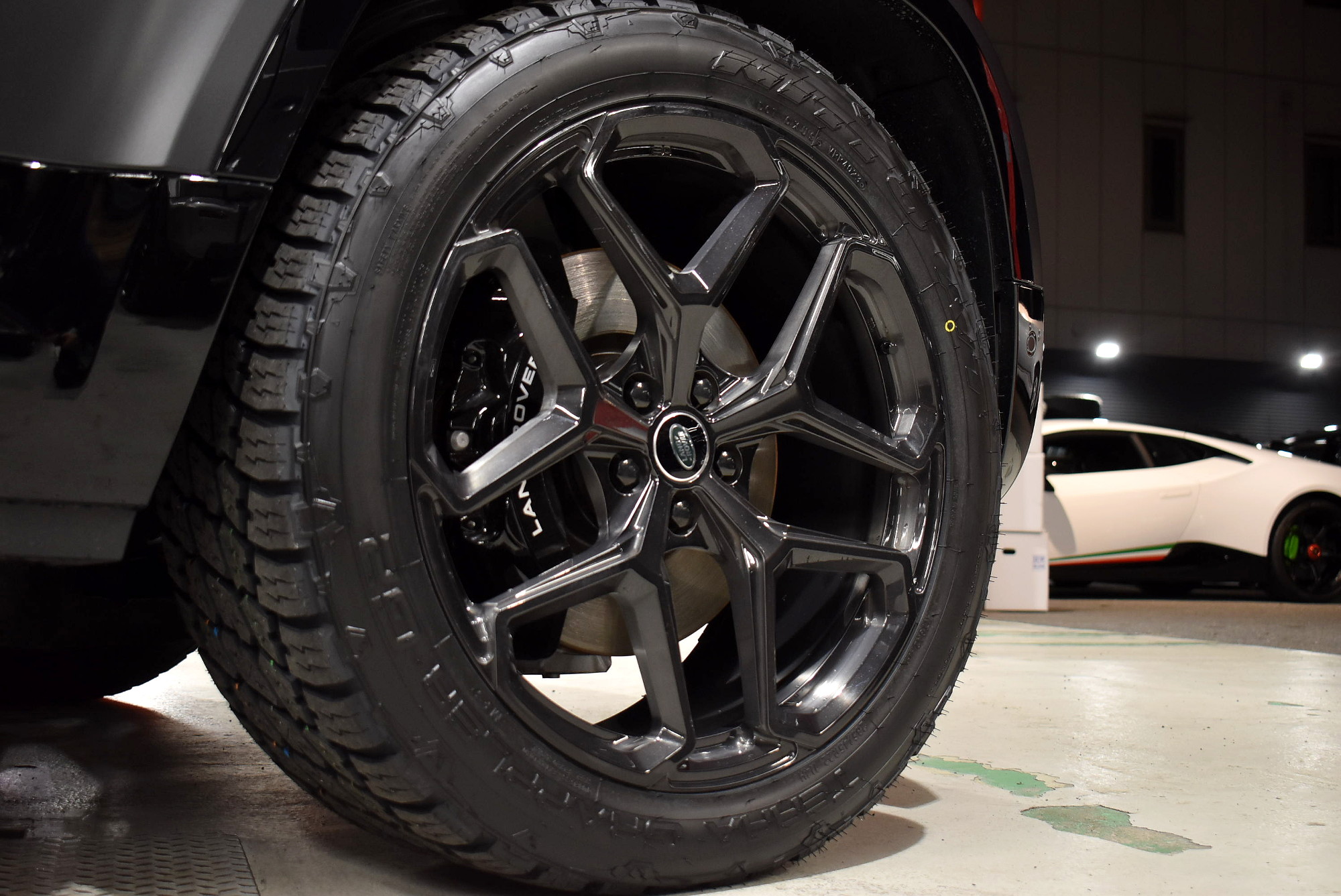 ディフェンダーV8 BCforged URBAN AUTOMOTIVE カスタム 
