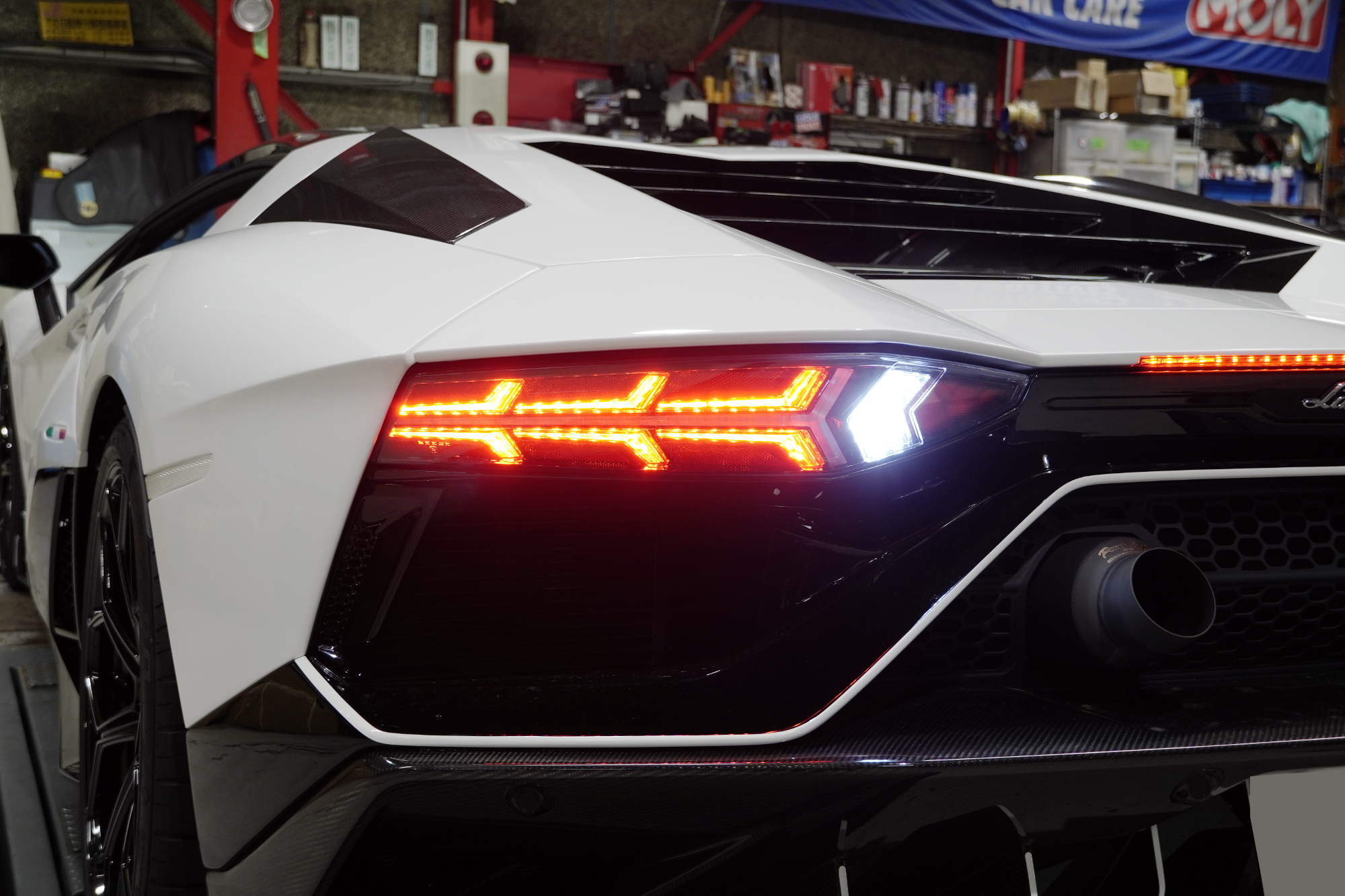 アヴェンタドール　LED　テールライト　カスタム