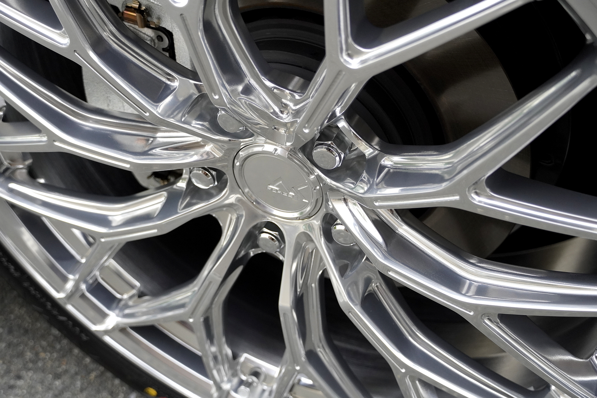 40系　ヴェルファイア　ラッピング　セキュリティ　AKforged ホイール交換　カスタム