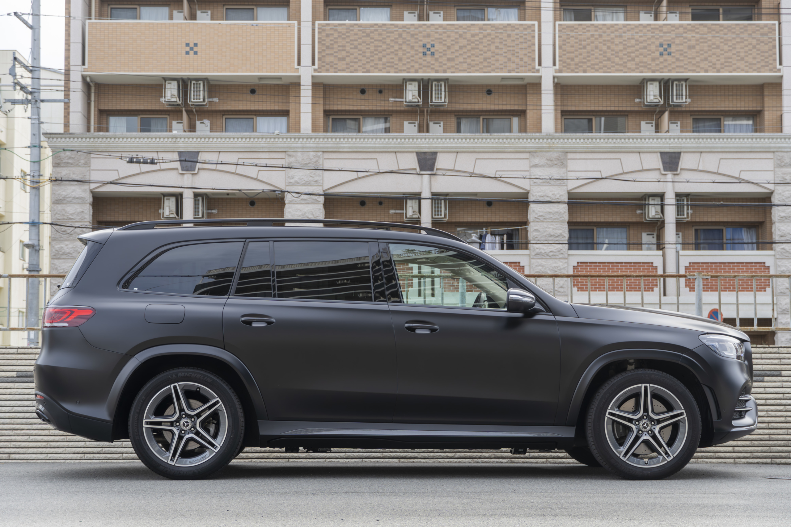X167 GLS400d×プロテクションフィルム・電動サイドステップ ボンド大阪
